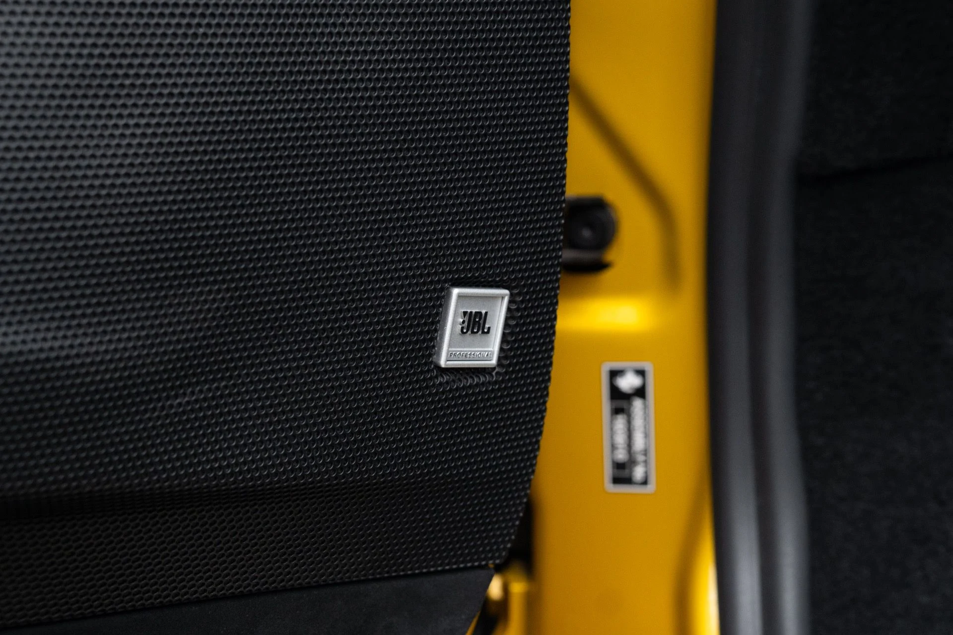 mph047_3594754353_Used_2022_Ferrari_SF_90_Spider_1775626389_89c3d0be1e