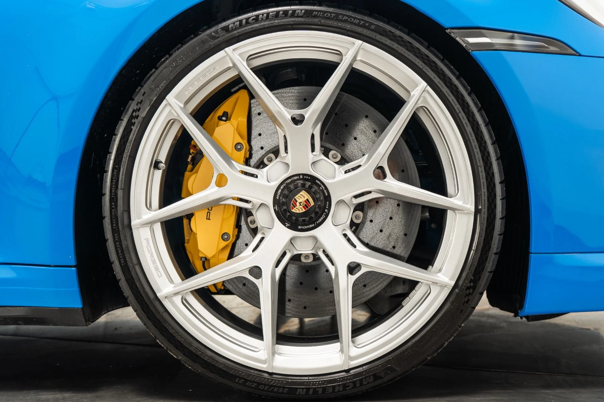mph047_3596526069_Used_2022_Porsche_911_Turbo_S_Cabriolet_1761066014_7de6809942