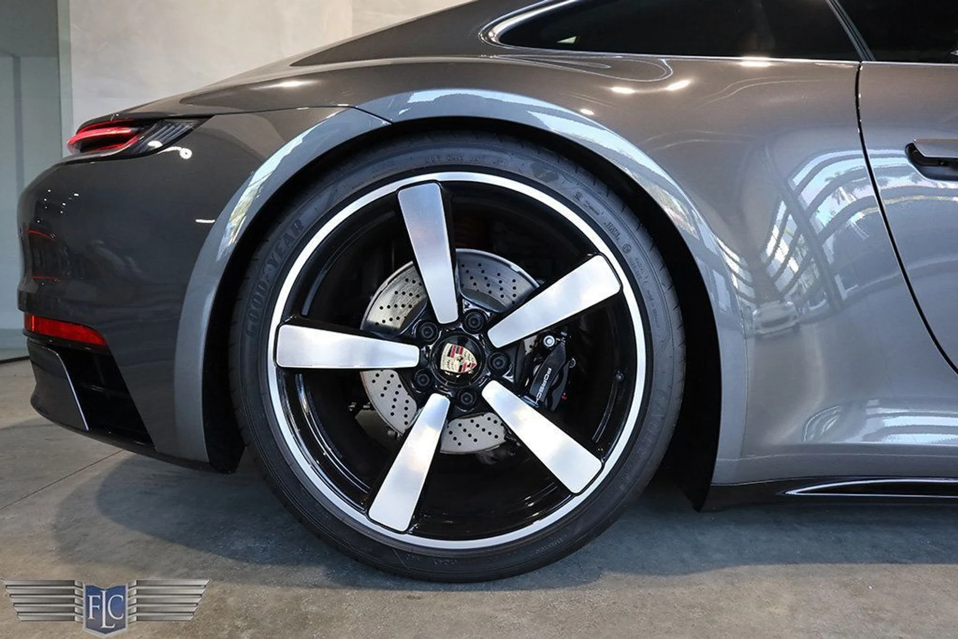 mph047_3611516689_used_2023_porsche_911_carrera4smanualcoupe_9689_22556560_49_1024_dea3fc7e34