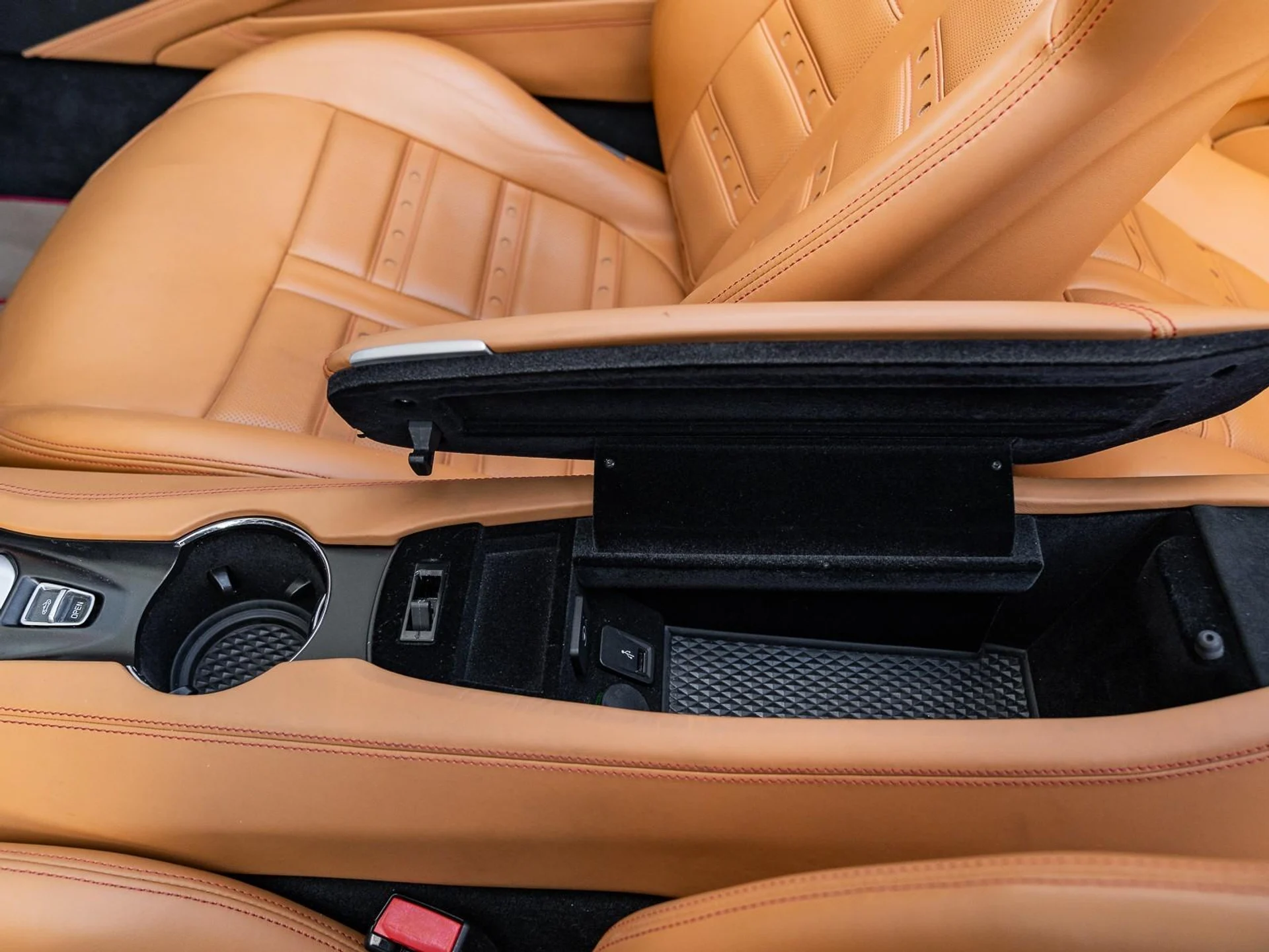 mph047_3612305451_Used_2015_Ferrari_California_T_1761253561_ba39eb0705