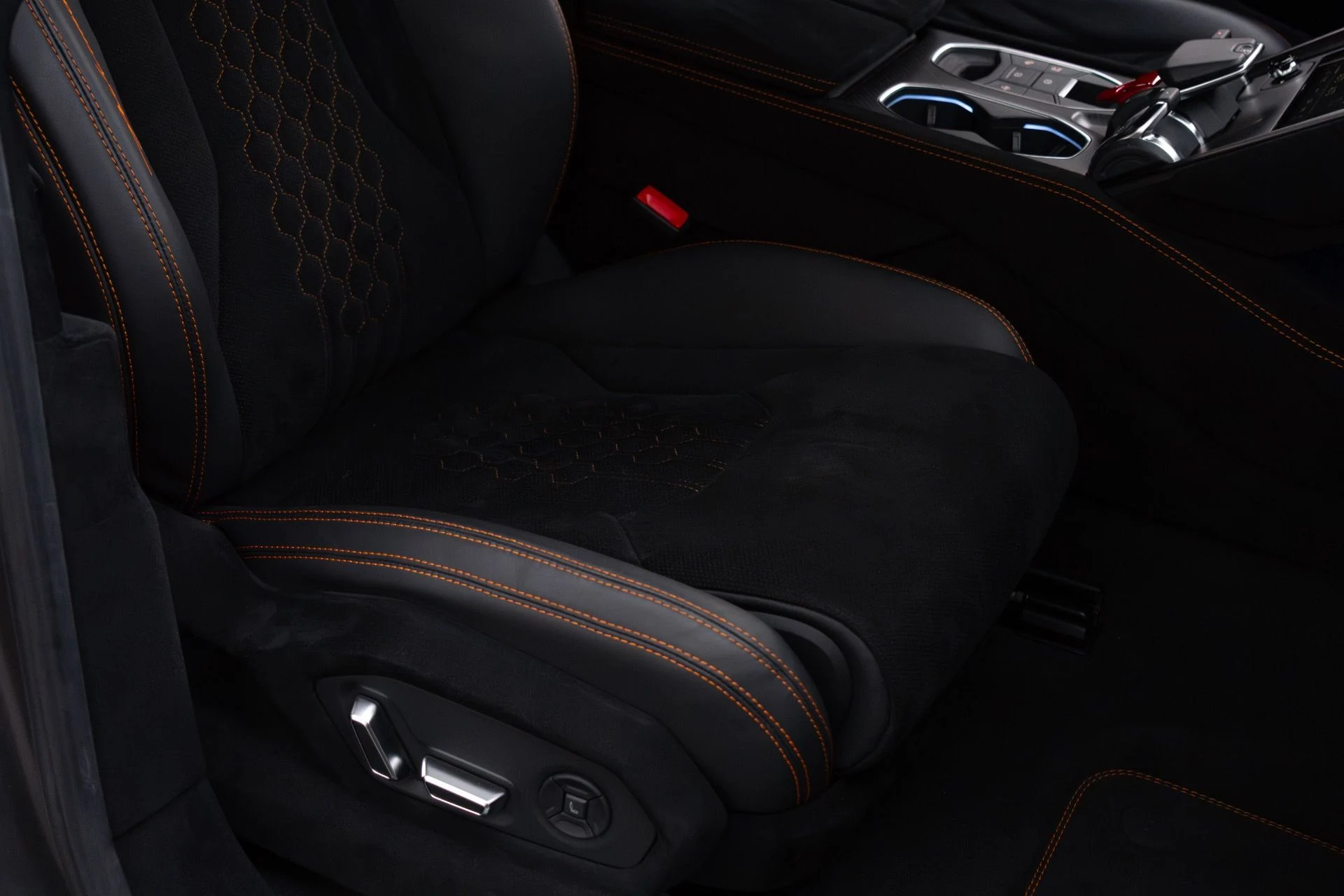 mph047_3649530801_Used_2023_Lamborghini_Urus_Performante_1764644913_14b7c3ba7f