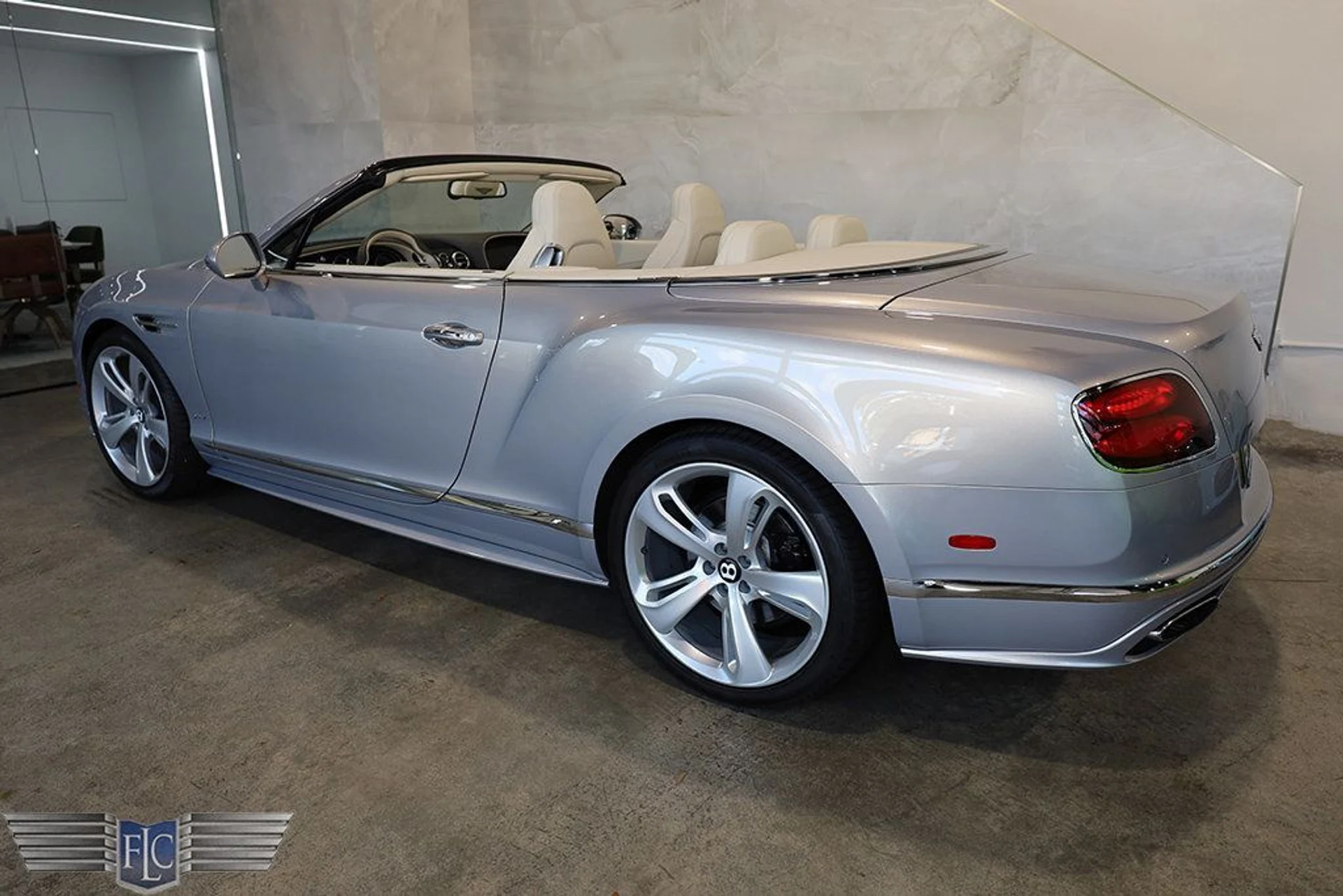 mph047_3656700012_used_2017_bentley_continental_gtspeedconvertible_9689_22985658_48_1024_9736dce21c