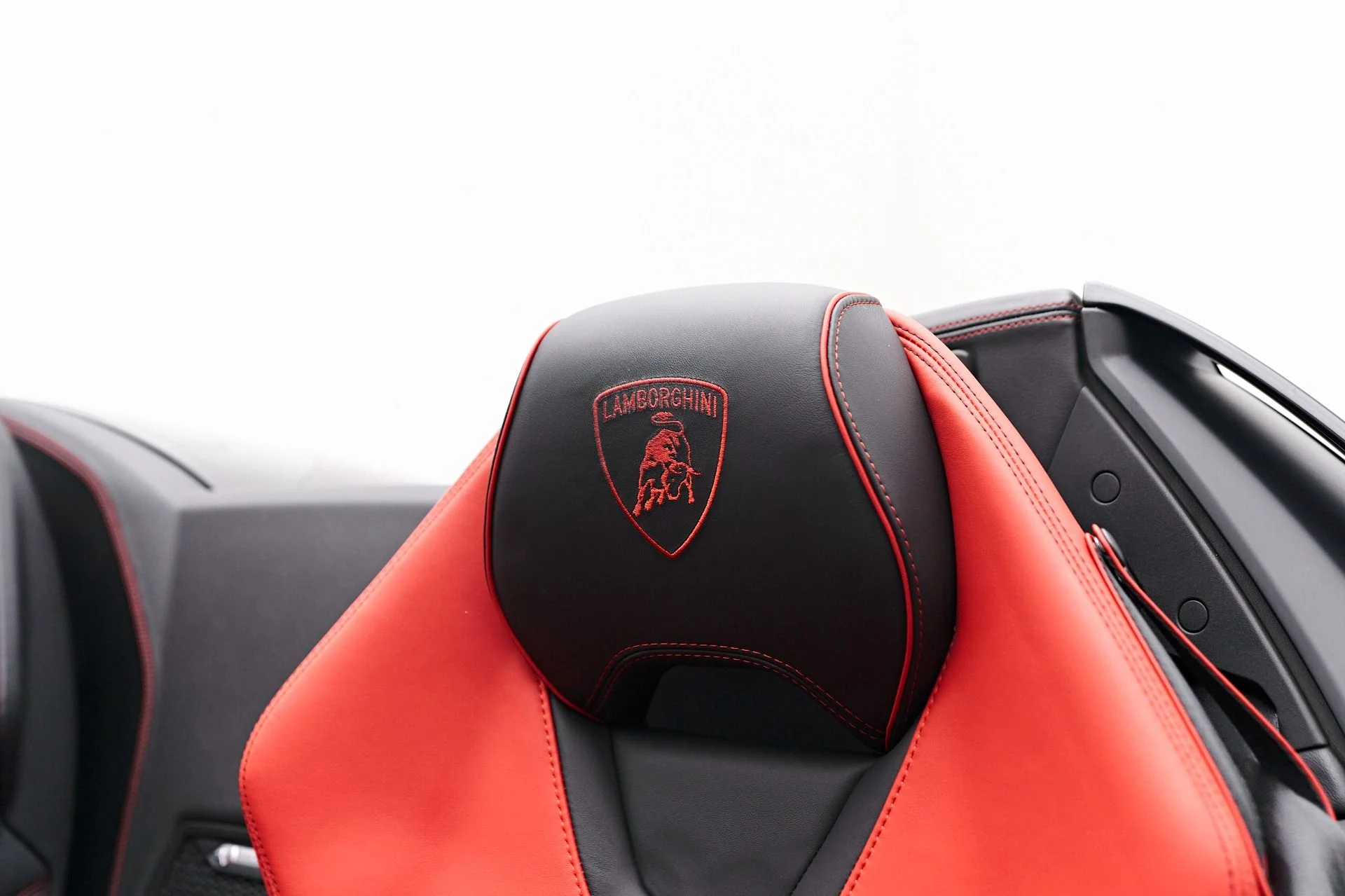 mph047_3659810186_Used_2021_Lamborghini_Huracan_EVO_Base_1729305631_4903519112