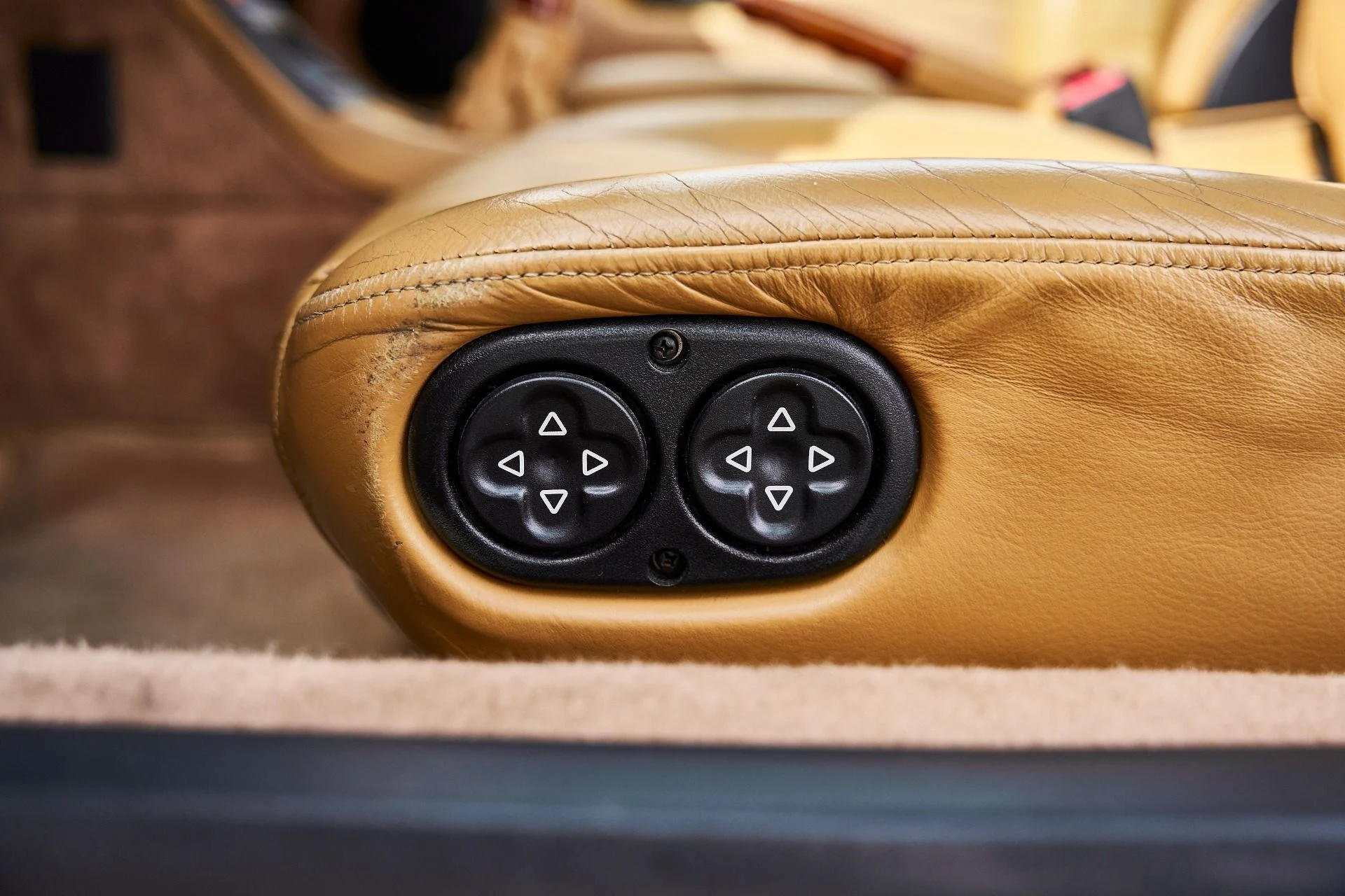 mph047_3668752420_Used_1997_Porsche_911_Turbo_1770864832_4daab22685