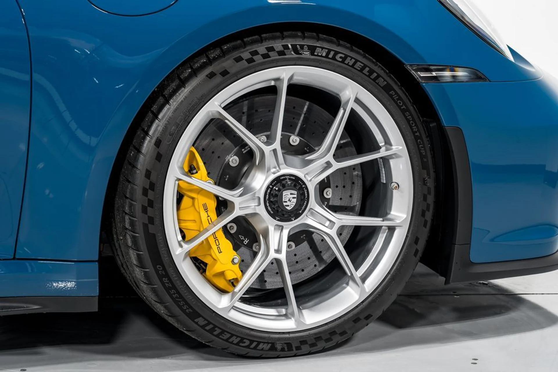 mph047_3671992377_63b96c3e3cc42e3698e80105988544b8x_5a3fc117fa