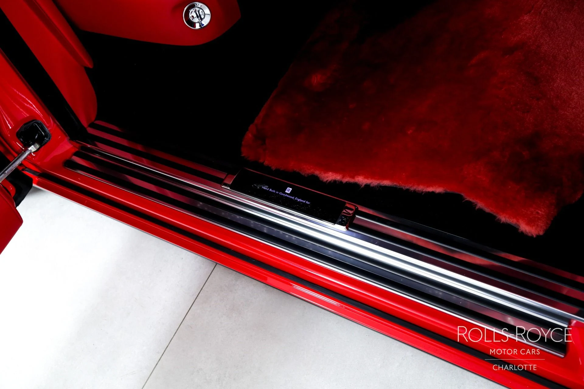 mph047_3680944142_Used_2024_Rolls_Royce_Phantom_EWB_1745331561_8166e86bc3