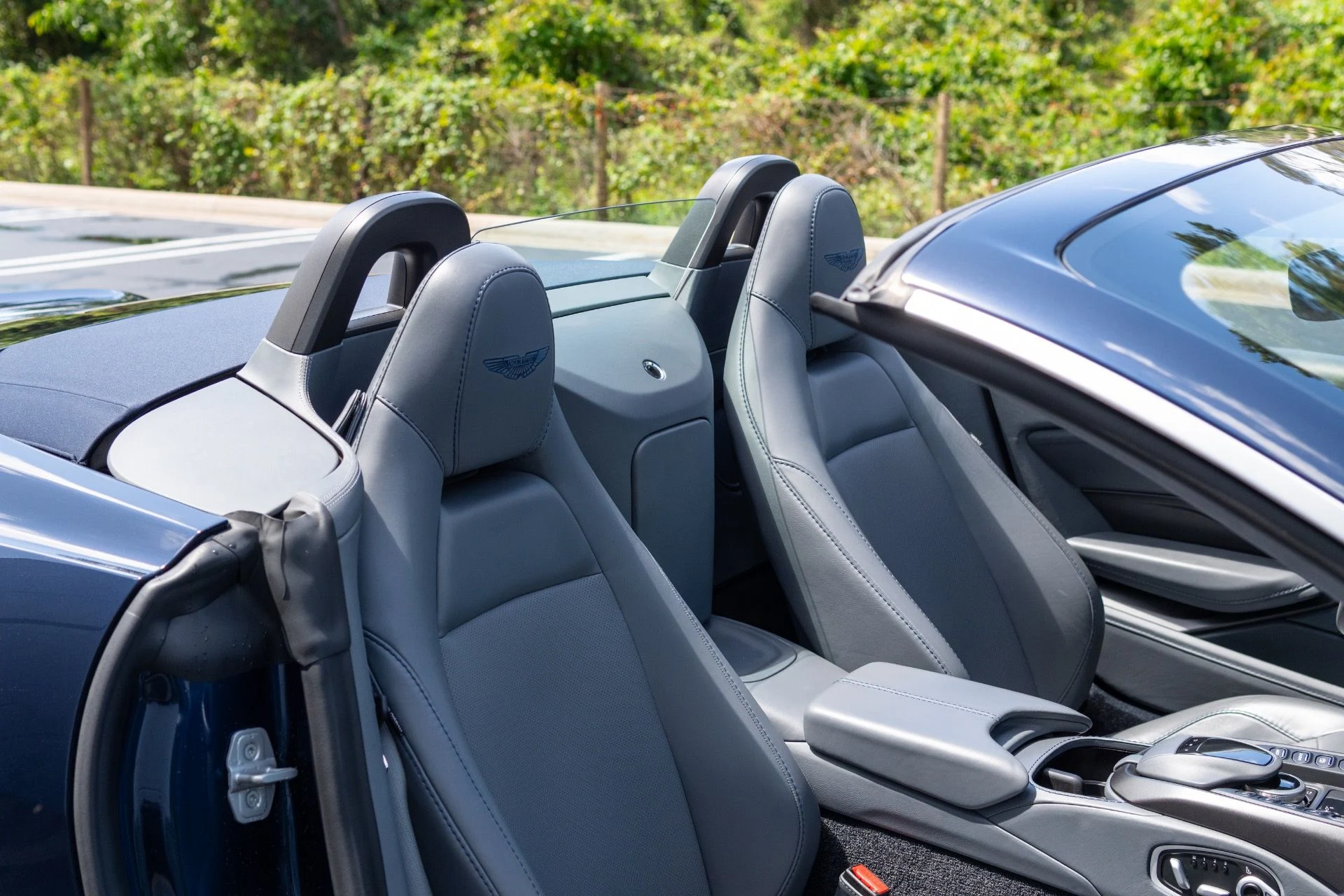 mph047_3683959662_Used_2021_Aston_Martin_Vantage_1774065878_2fc97a48c2