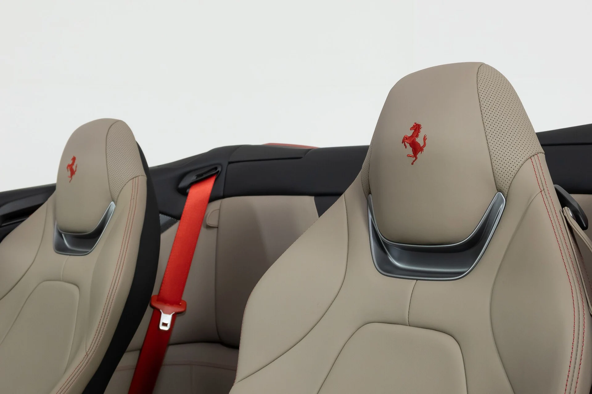 mph047_369117448_ce172ca90430cb2c2ad2ac79e7742ab6_a045026945