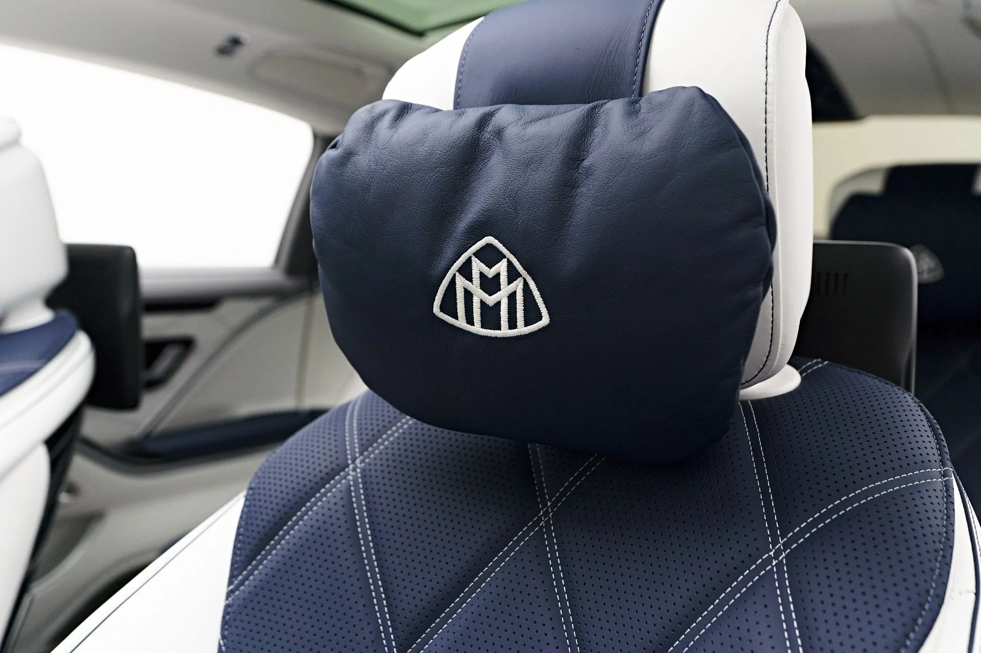 mph047_3707780640_Used_2024_Mercedes_Benz_S_Class_Maybach_S_680_1729209539_437097efcf