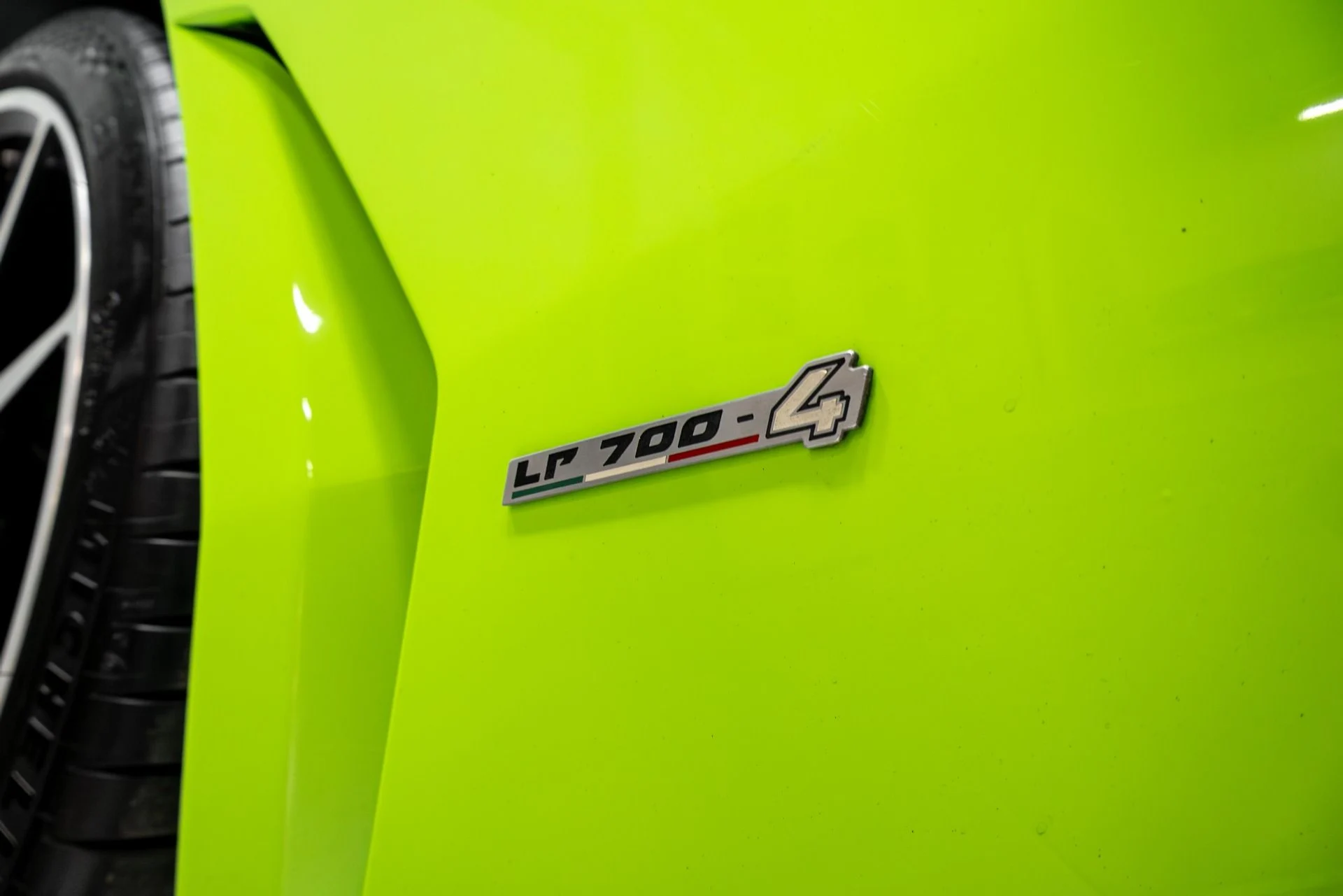 mph047_3750191760_Used_2015_Lamborghini_Aventador_1764723845_86d285ecd3