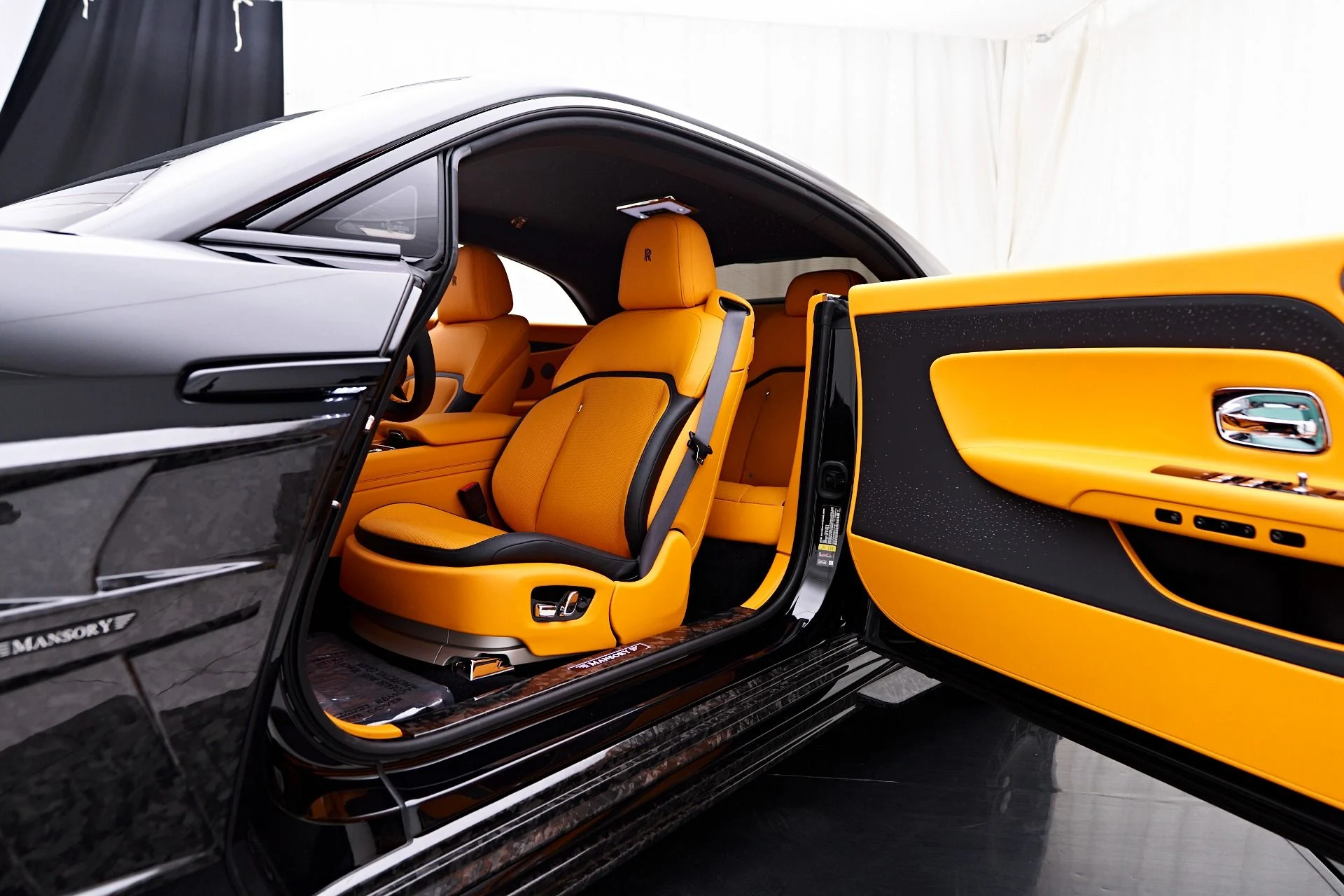mph047_3808984312_Used_2025_Rolls_Royce_Spectre_Mansory_1756243802_c61c9ca6d9