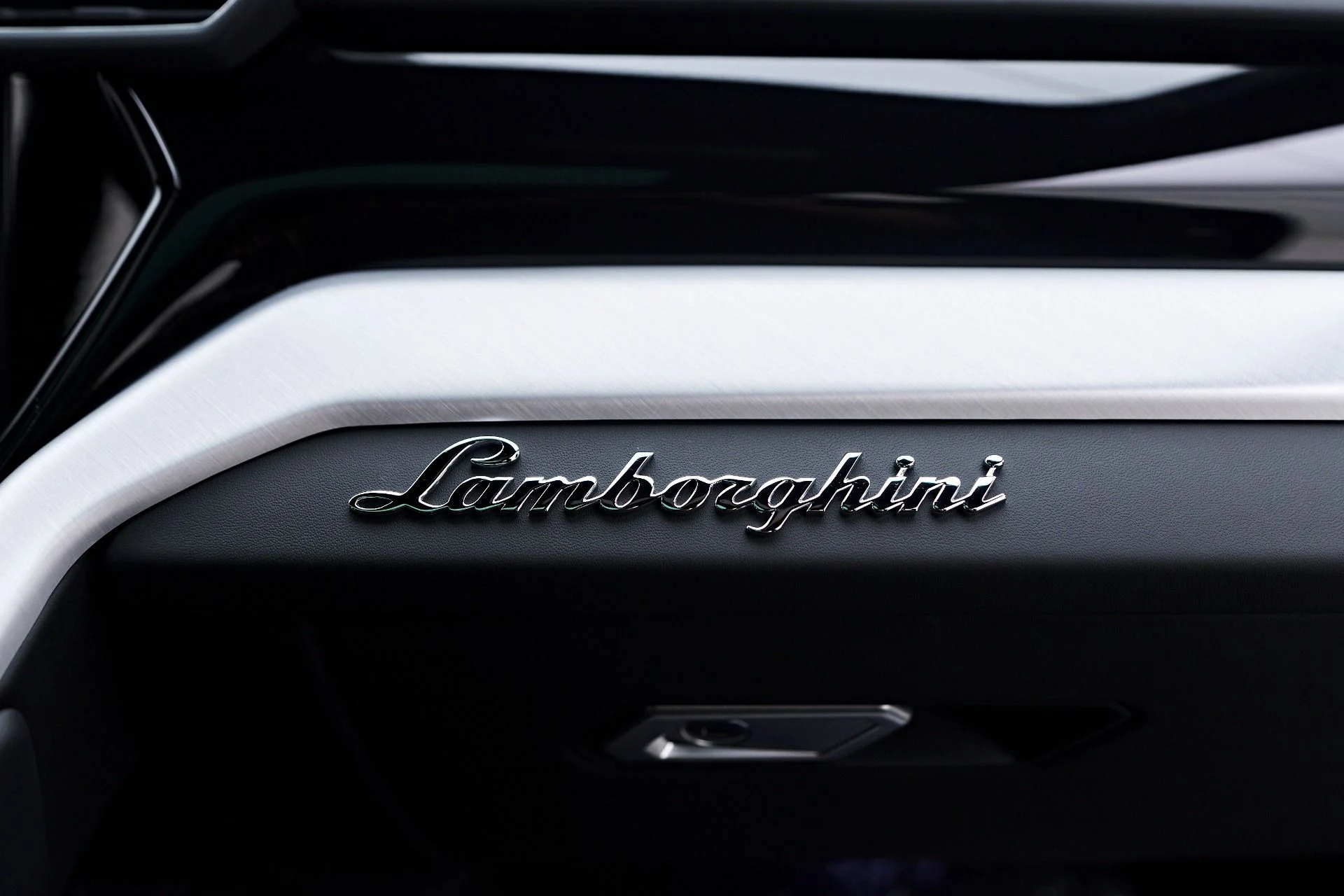 mph047_3812904221_Used_2022_Lamborghini_Urus_1753311555_16490cbf23