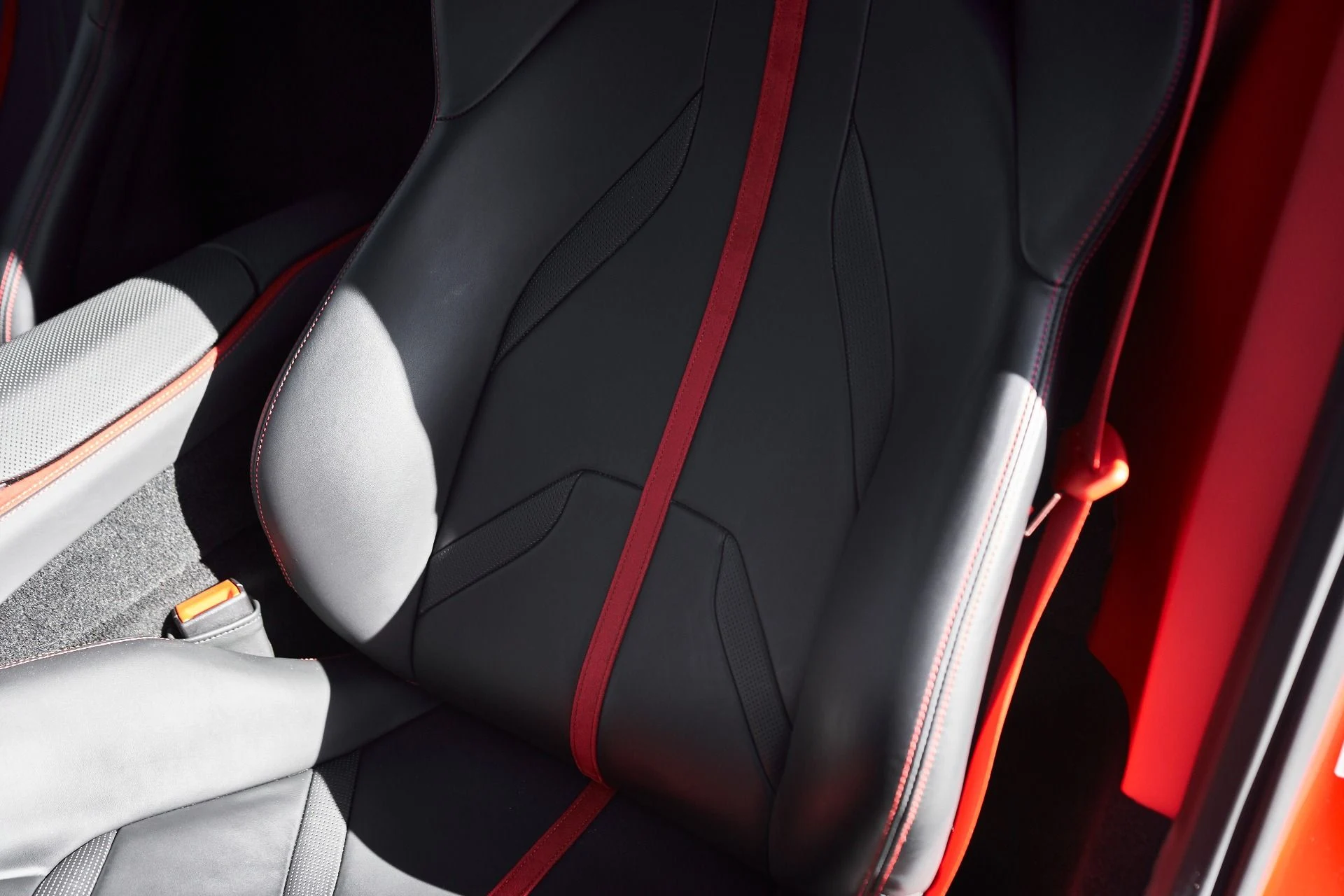 mph047_3836122934_Used_2018_Ferrari_812_Superfast_Base_1767042820_c02f2dd533