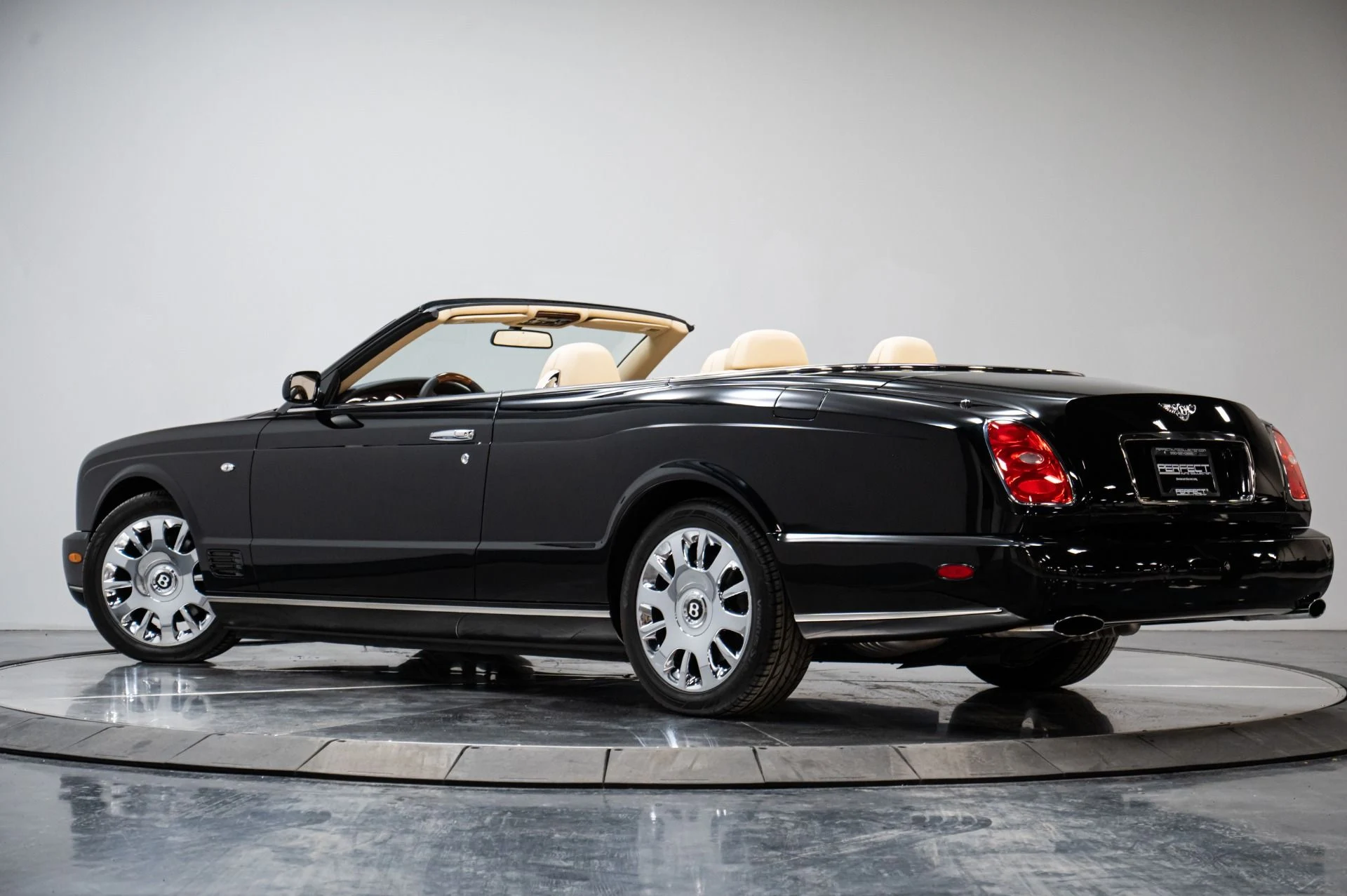 mph047_3836894527_Used_2007_Bentley_Azure_1753214683_258ea1ce50