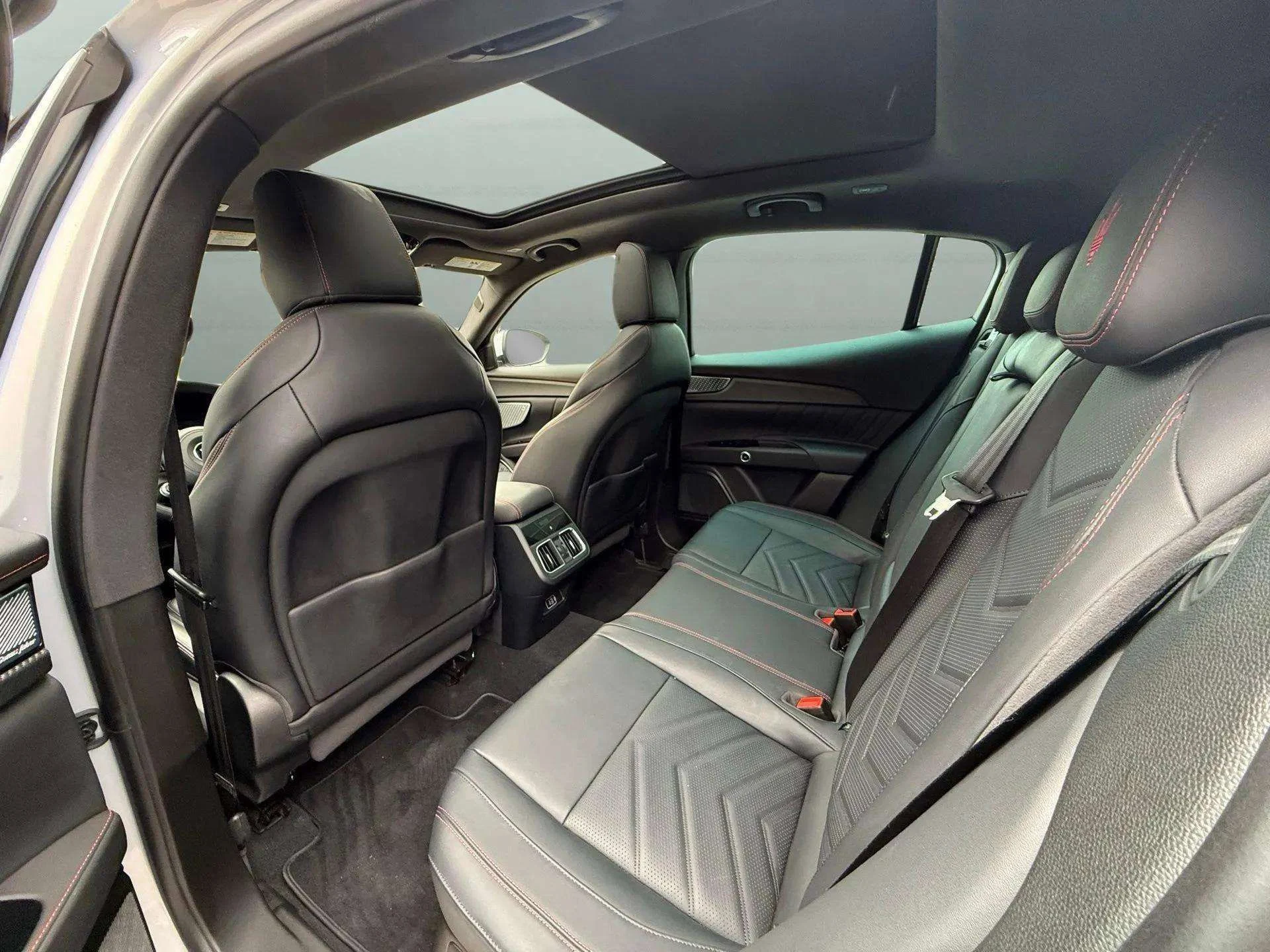 mph047_3839860590_a8a10a7c1faa40e7902afe6769dd85ba_569edcc8b7