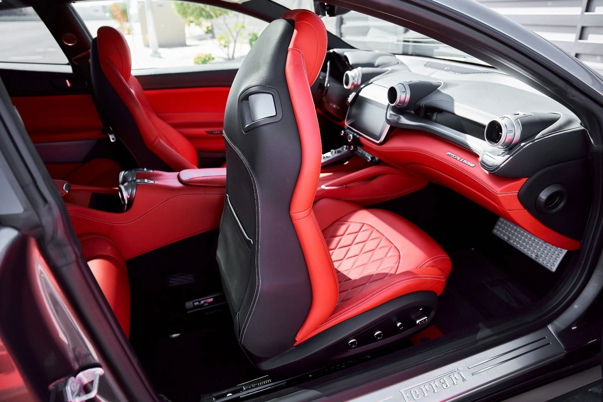 mph047_3846481832_Used_2020_Ferrari_GTC_4_Lusso_V12_1773162296_10fc55412f