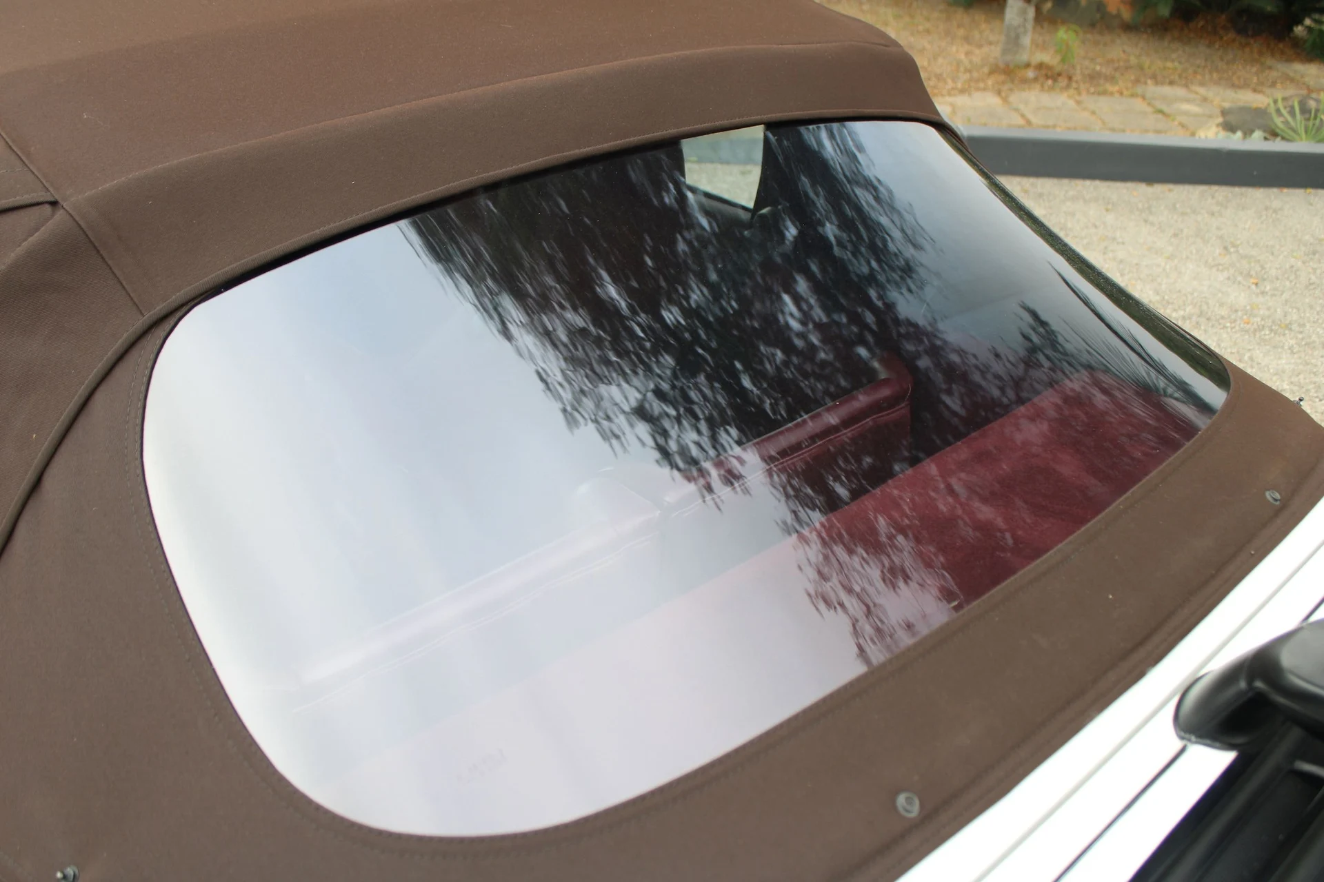 mph047_3851913472_5a138e9428e84c9be742d5ef5df23433x_985d818092