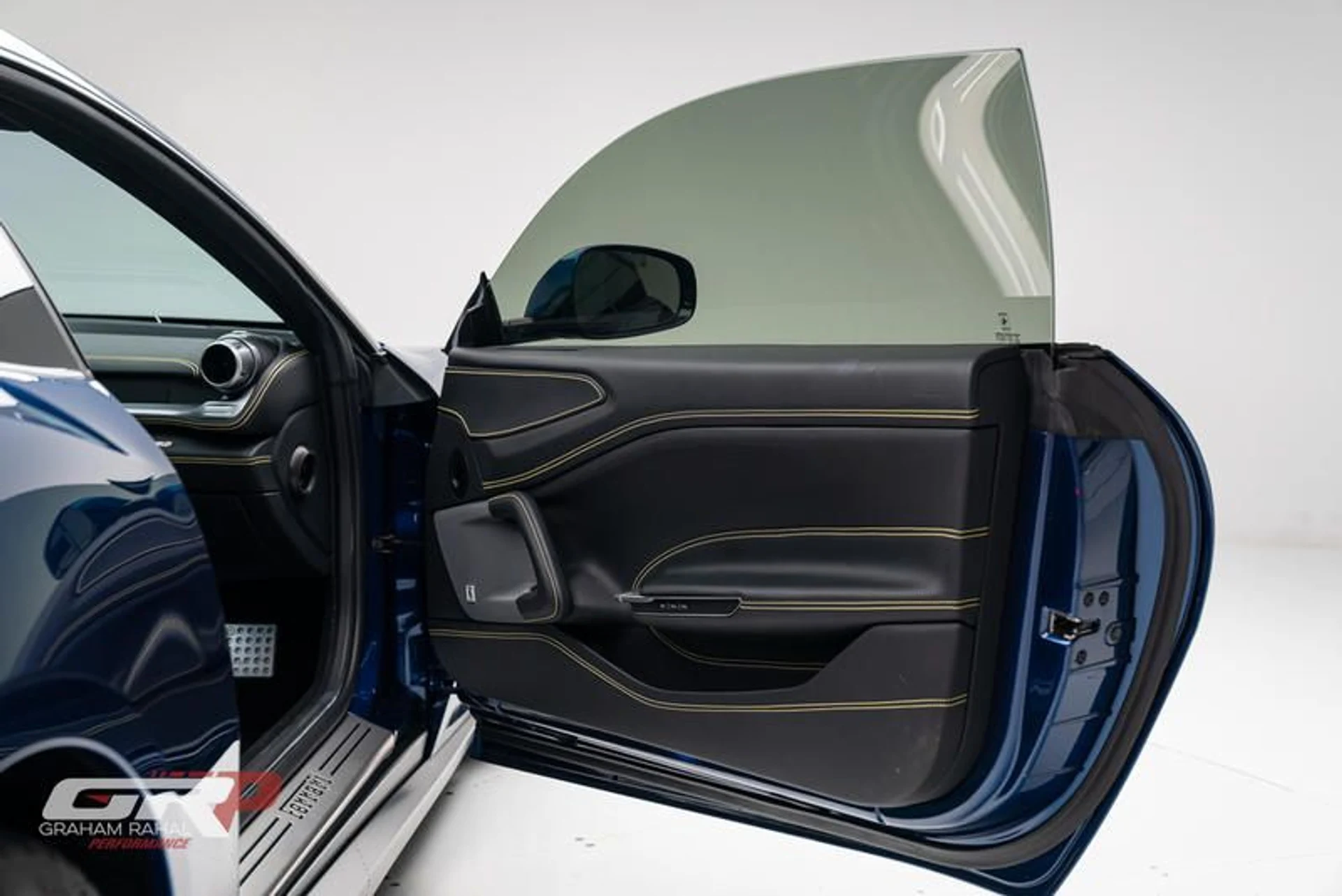 mph047_3869592691_5509_CC_4_E_1996_457_E_9_B1_D_4070_BE_60_F156_3d1a205330