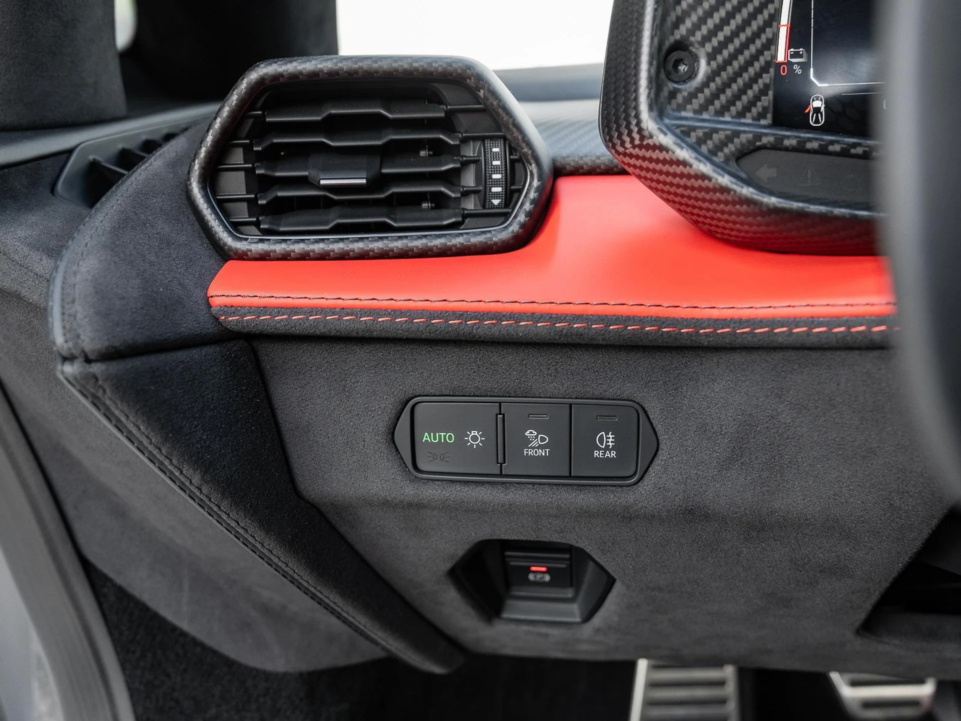 mph047_3875370982_Used_2024_Lamborghini_Revuelto_Coupe_1772801275_6724657fca