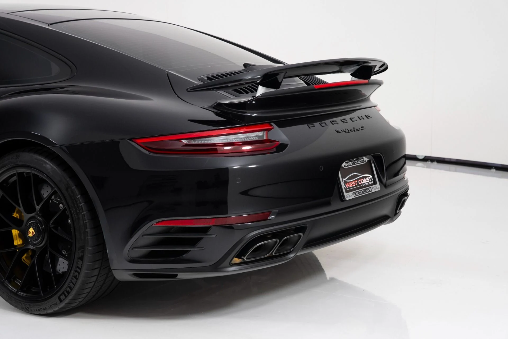 mph047_3893160364_Used_2019_Porsche_911_Turbo_S_1757958911_92b0155d0e