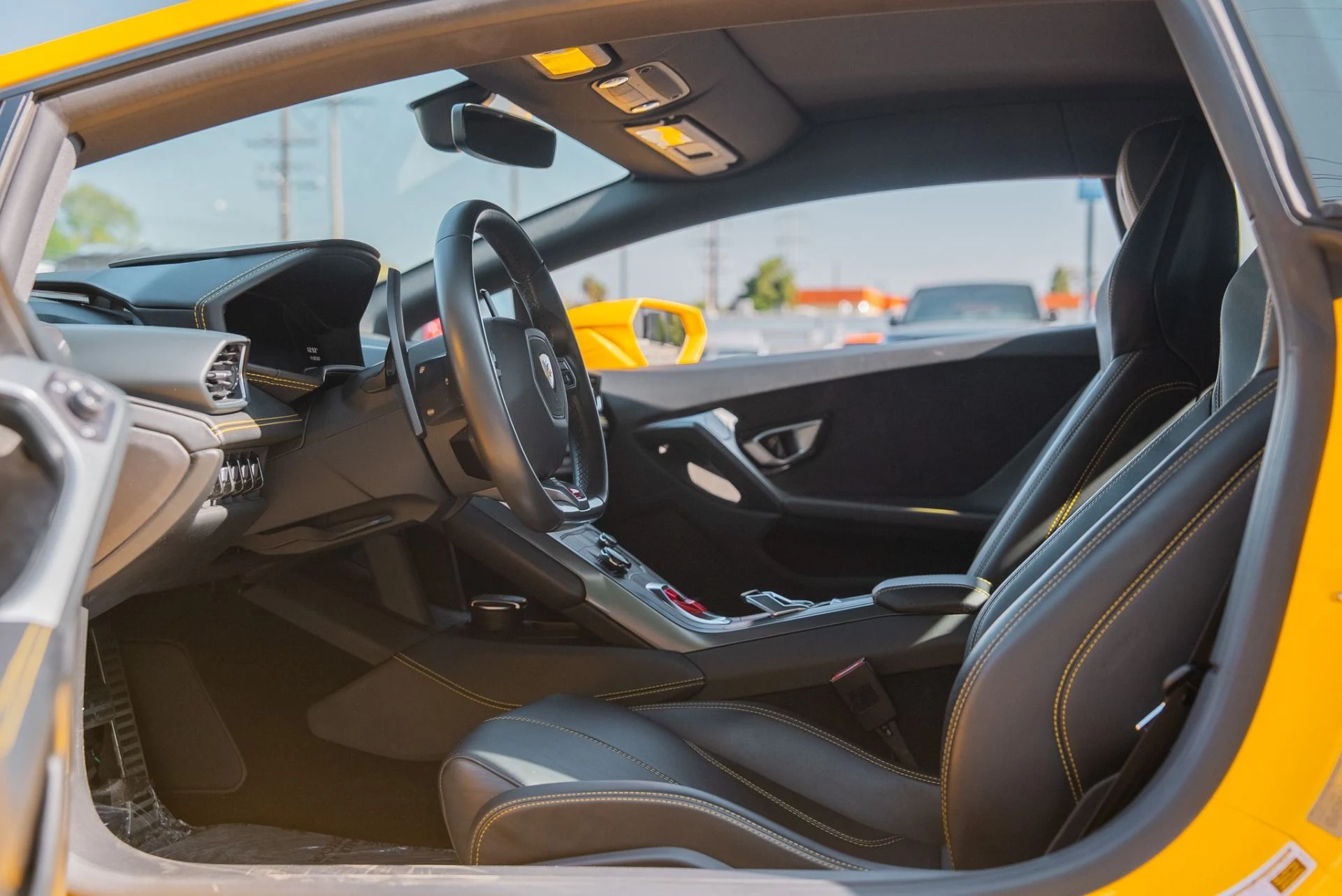 mph047_3899913190_Used_2018_Lamborghini_Huracan_LP_580_2_1762289032_e9ecb64f4b