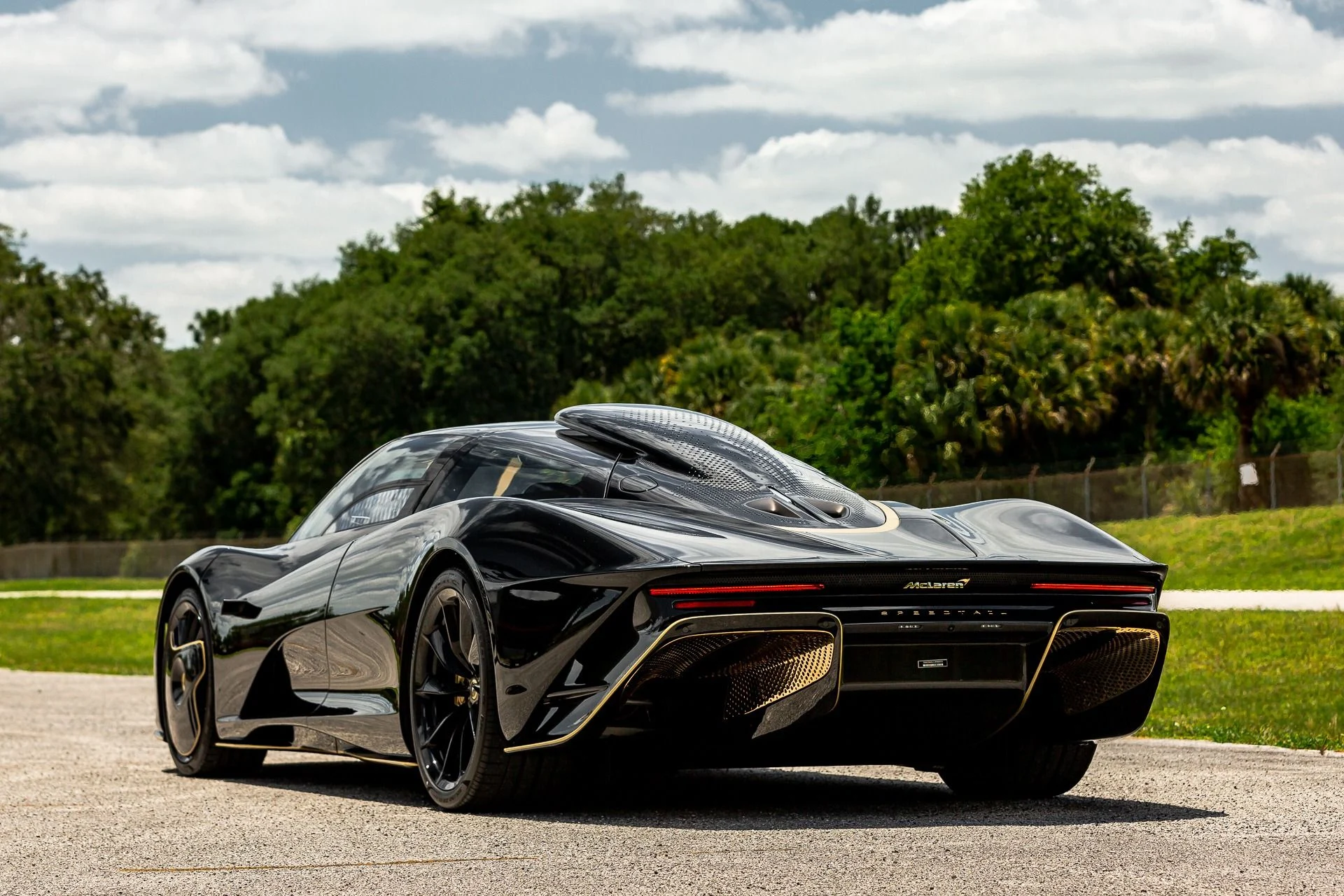 mph047_3959610229_Used_2020_Mc_Laren_Speedtail_XP_10_Bespoke_827ce41206