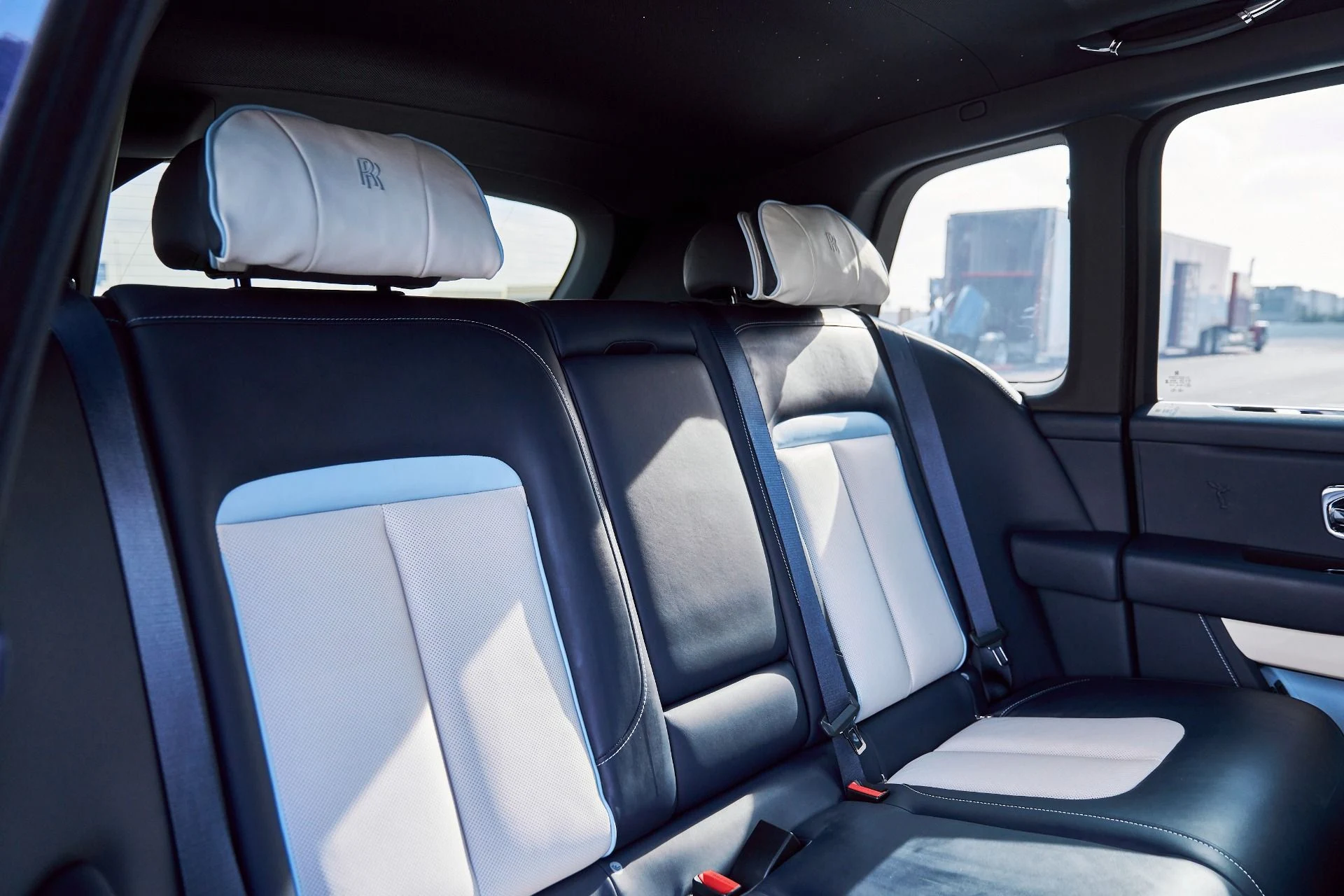 mph047_3964592479_Used_2022_Rolls_Royce_Cullinan_Base_1767400119_527726dd01