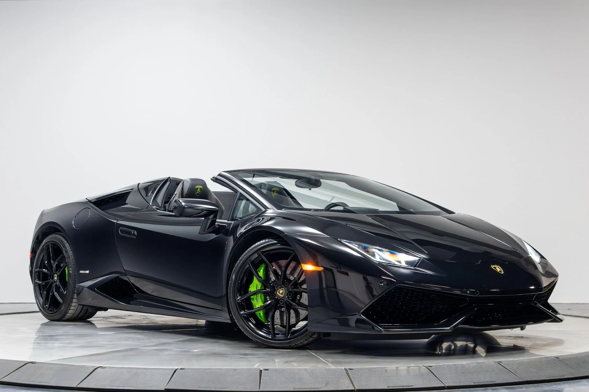 mph047_3973312322_Used_2017_Lamborghini_Huracan_1775865662_84066f26ba