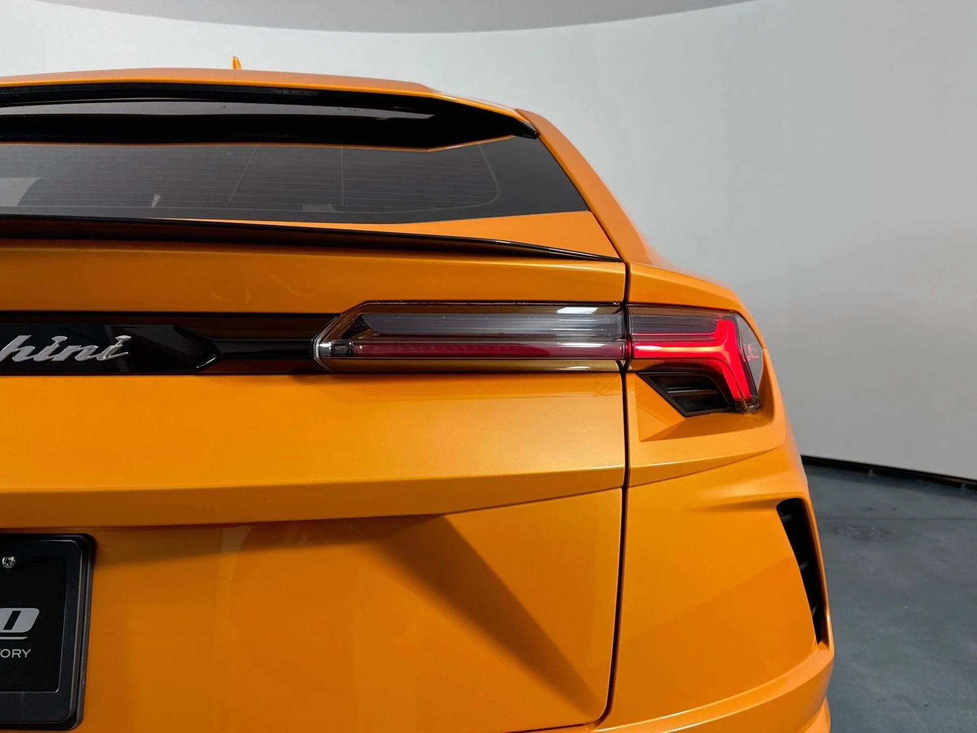 mph047_3978241941_Used_2022_Lamborghini_Urus_1790289786_d8fe541aa2