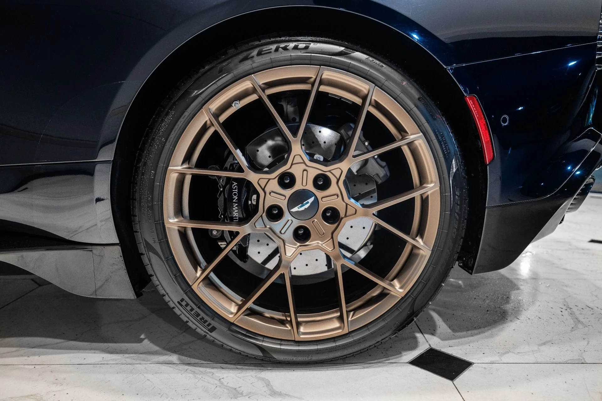 mph047_3980653415_New_2026_Aston_Martin_Vanquish_Volante_Thrillseeker_Edition_1_of_3_1768066424_b482d0cb2a