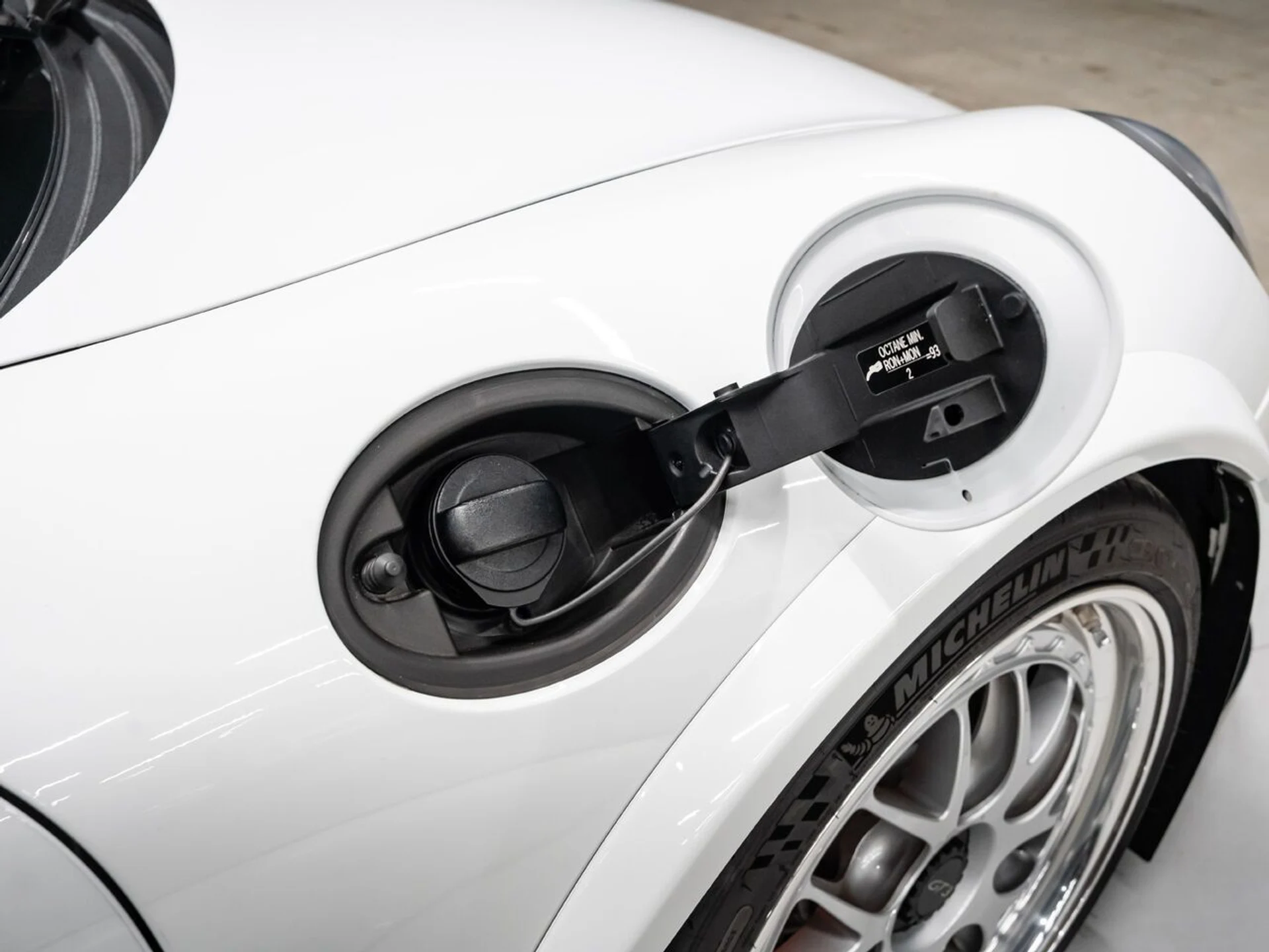 mph047_3982992733_porsche_911_2015_a25474e716