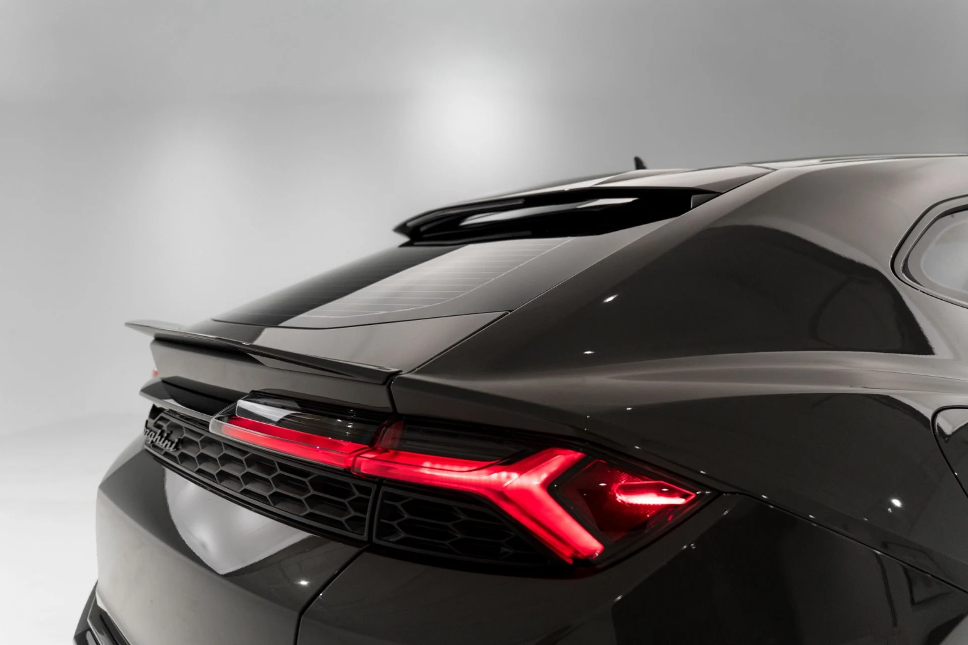 mph047_3996575242_Used_2025_Lamborghini_Urus_SE_1792099588_e8ca4166d1