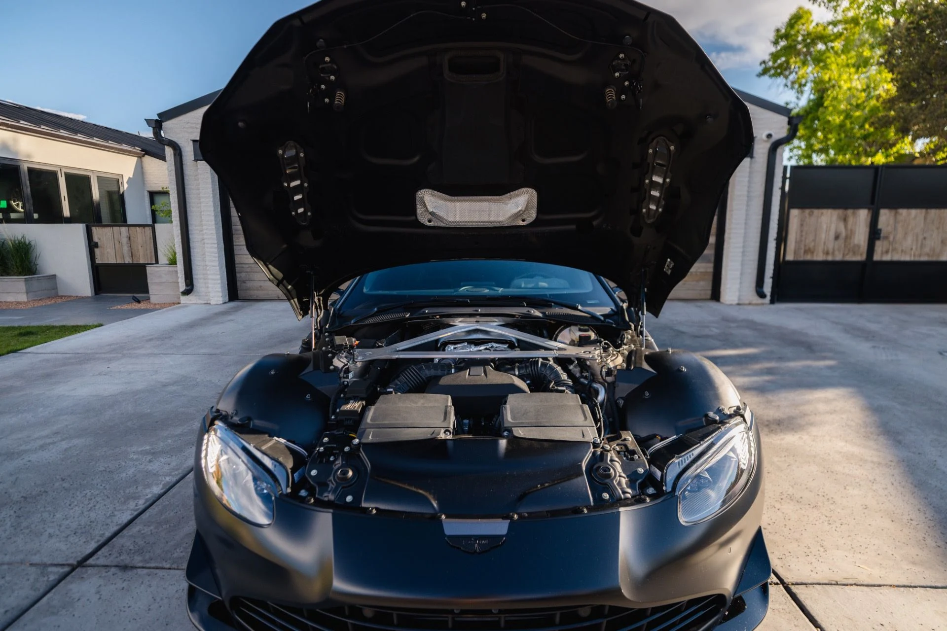 mph047_4027879118_Used_2023_Aston_Martin_Vantage_F1_Edition_1715792330_3affcb854b
