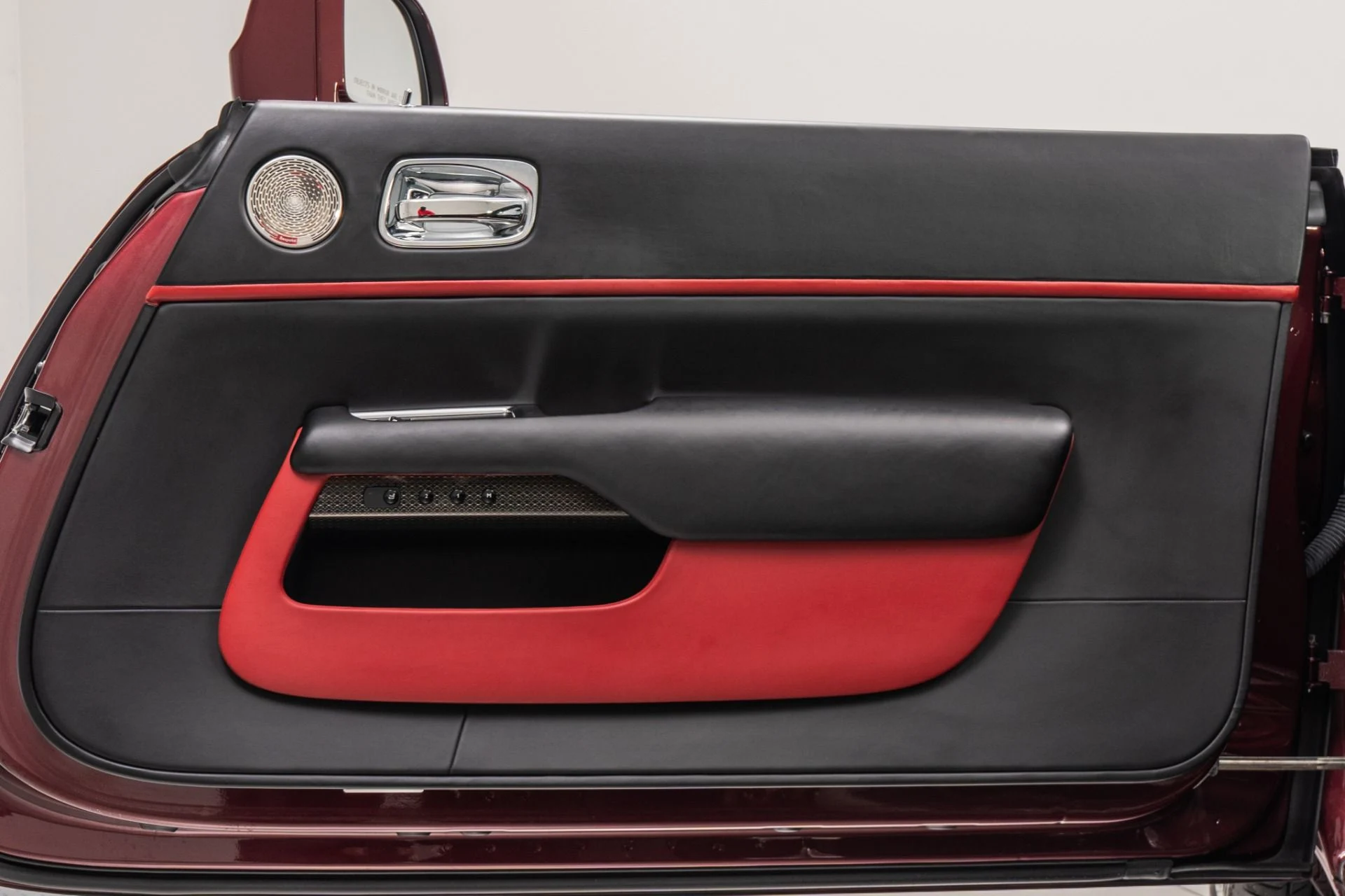 mph047_4033690346_Used_2019_Rolls_Royce_Dawn_Black_Badge_1773693933_114a53b501