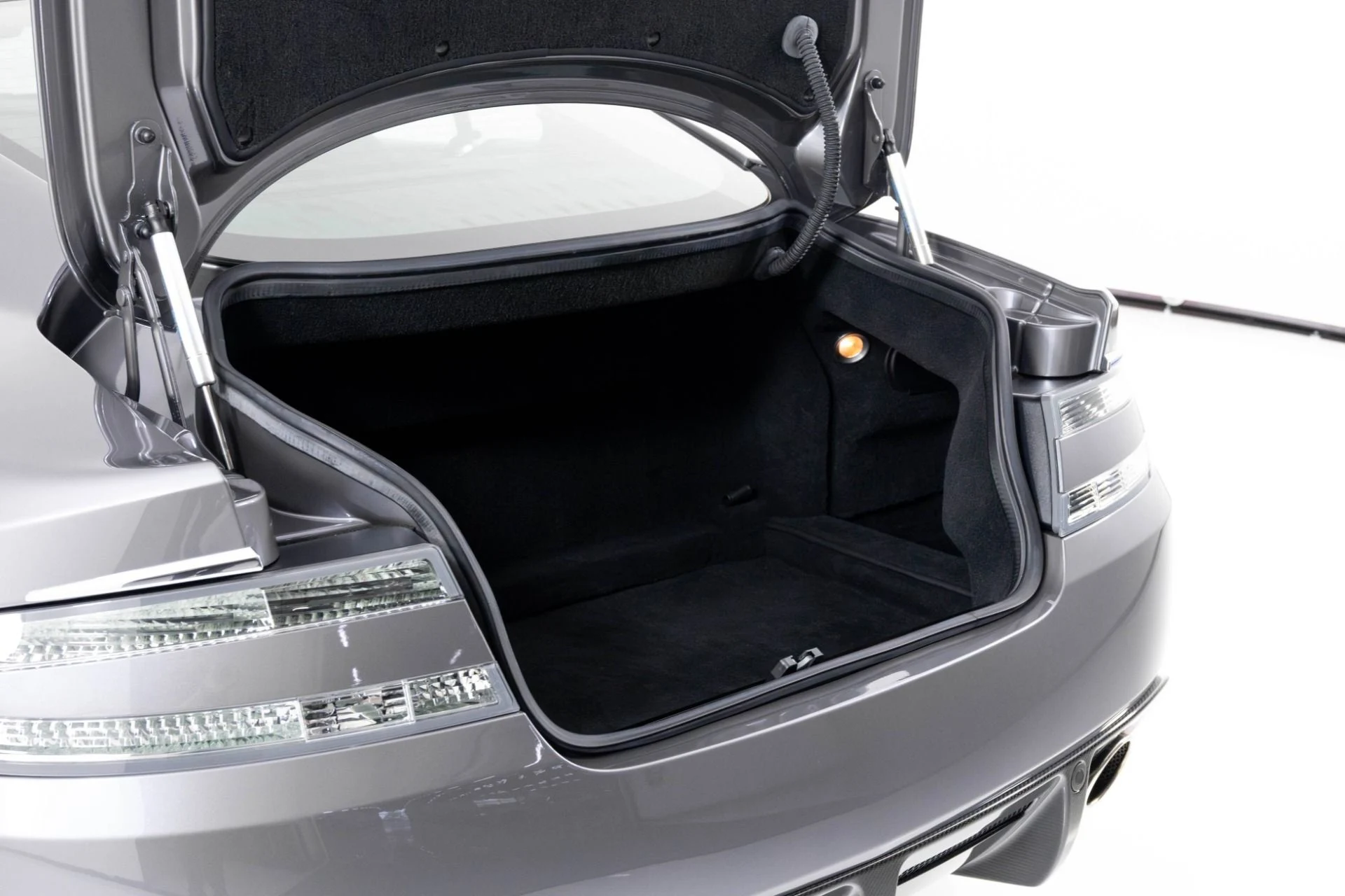 mph047_4054776332_Used_2009_Aston_Martin_DBS_1763602397_b823cd6083