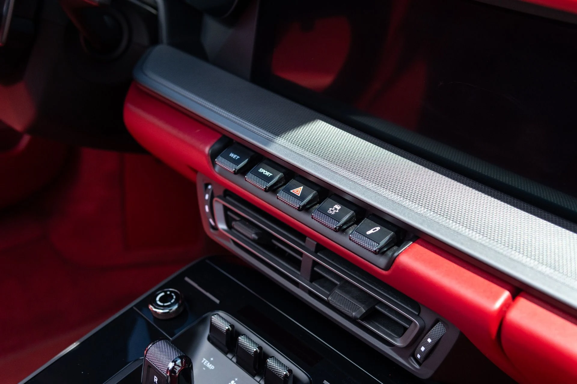 mph047_409413615_Used_2021_Porsche_911_Carrera_1775497075_ea4c63acee