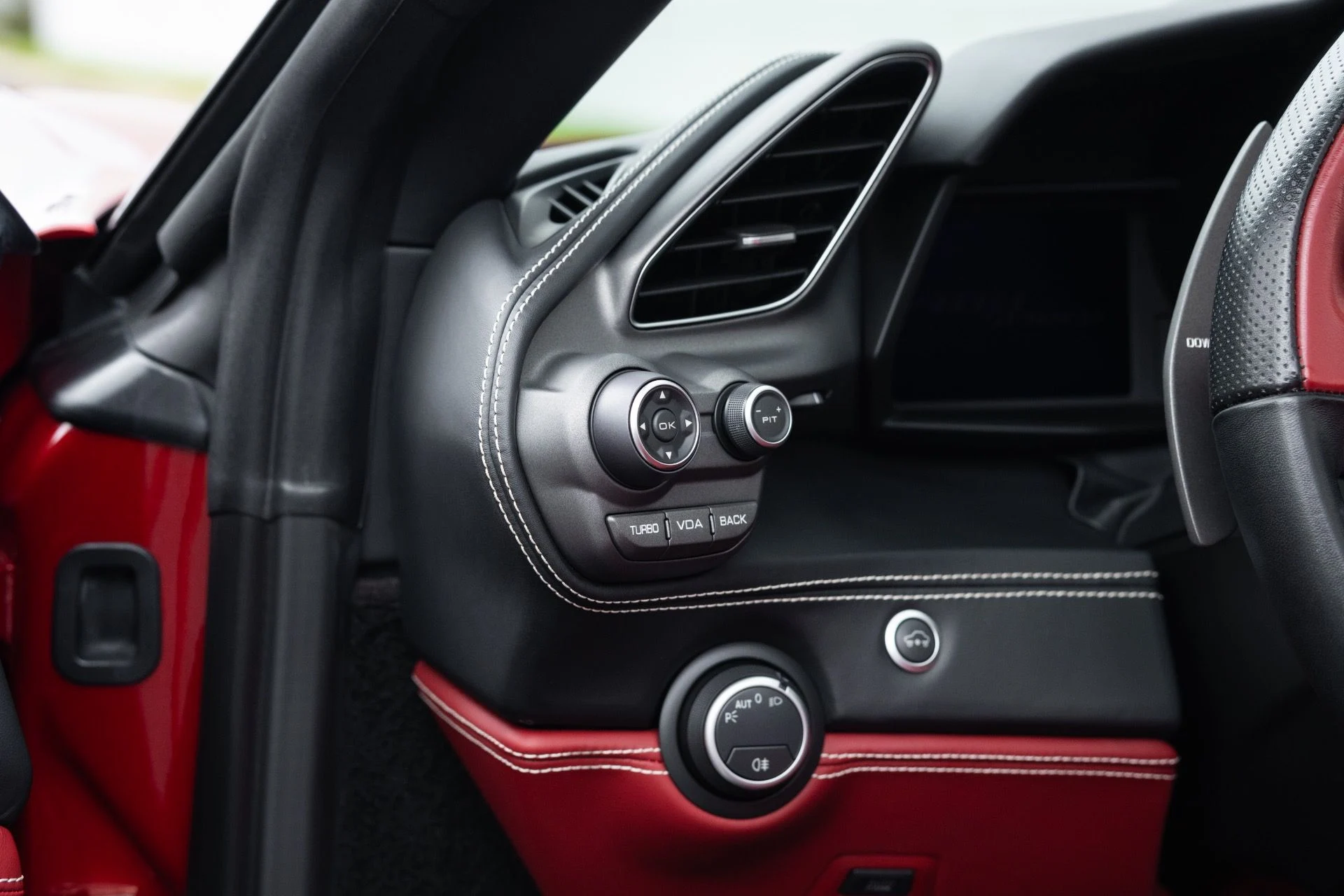 mph047_4105761029_Used_2019_Ferrari_488_Spider_1775191642_120b222489