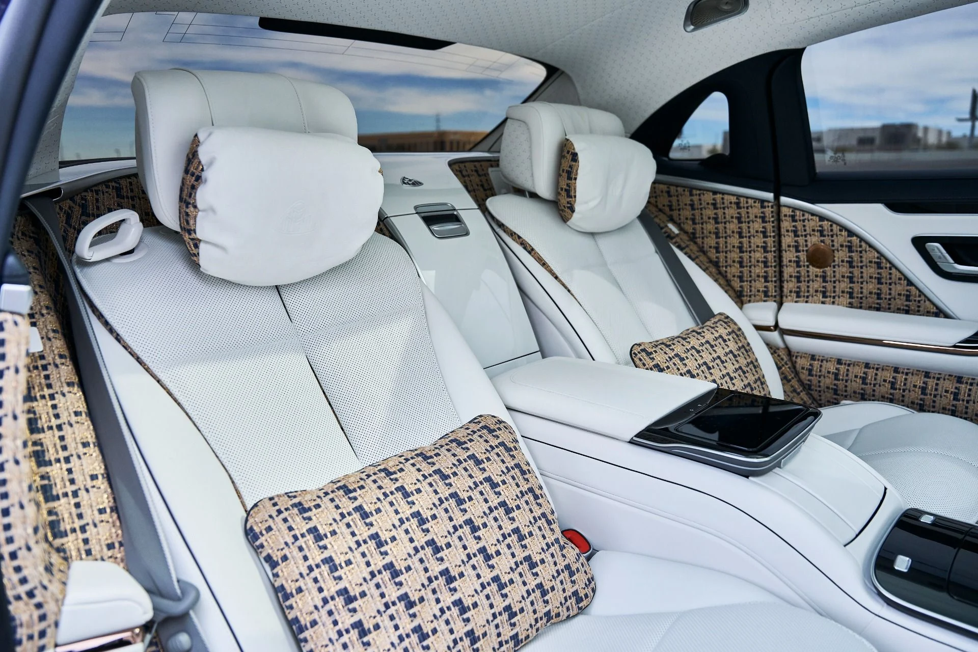 mph047_4122400790_Used_2023_Mercedes_Benz_S_Class_Maybach_S_680_1772678609_d6d01619fd