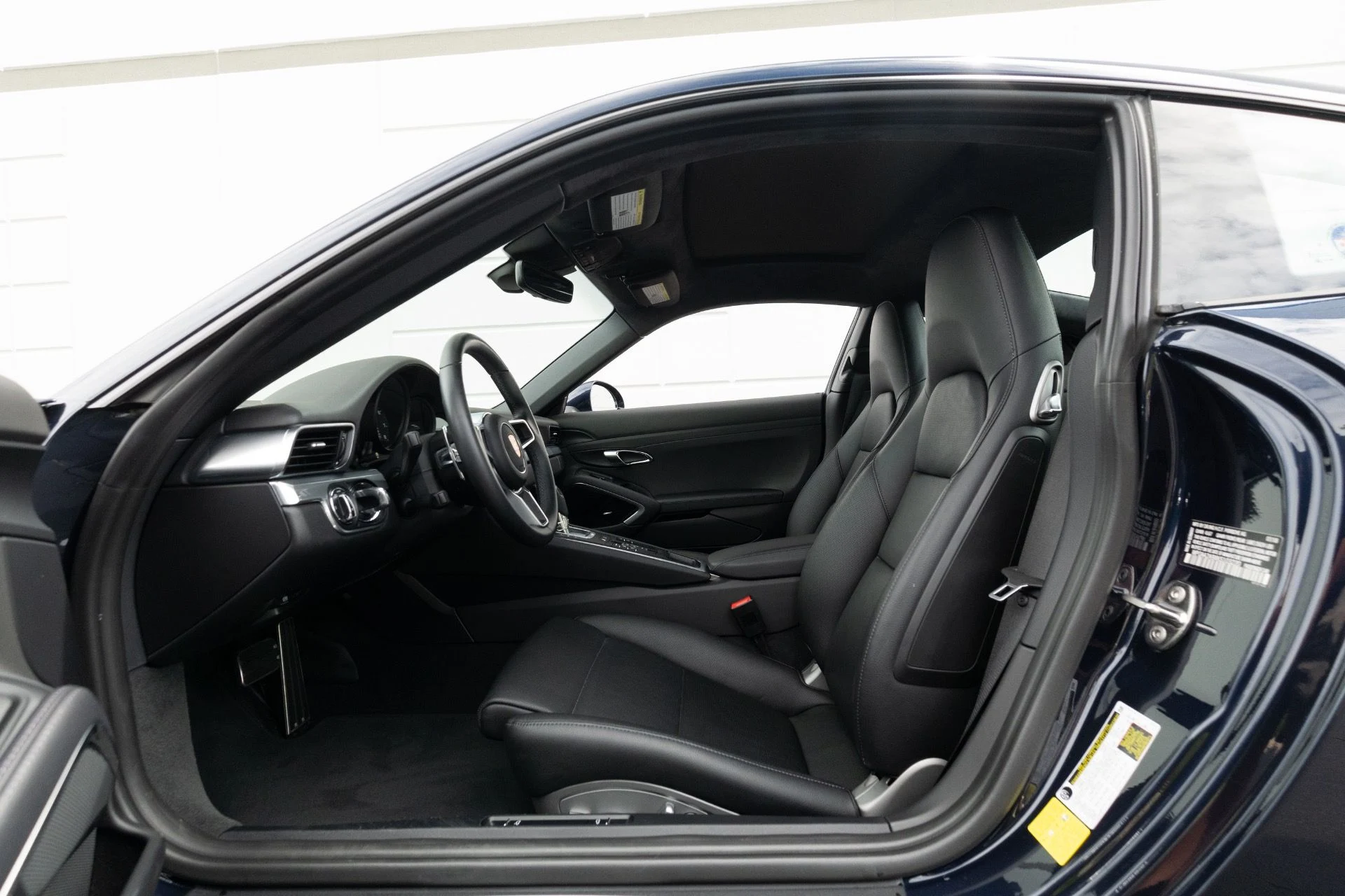 mph047_4127054426_Used_2019_Porsche_911_Carrera_1759430060_e7e51af265