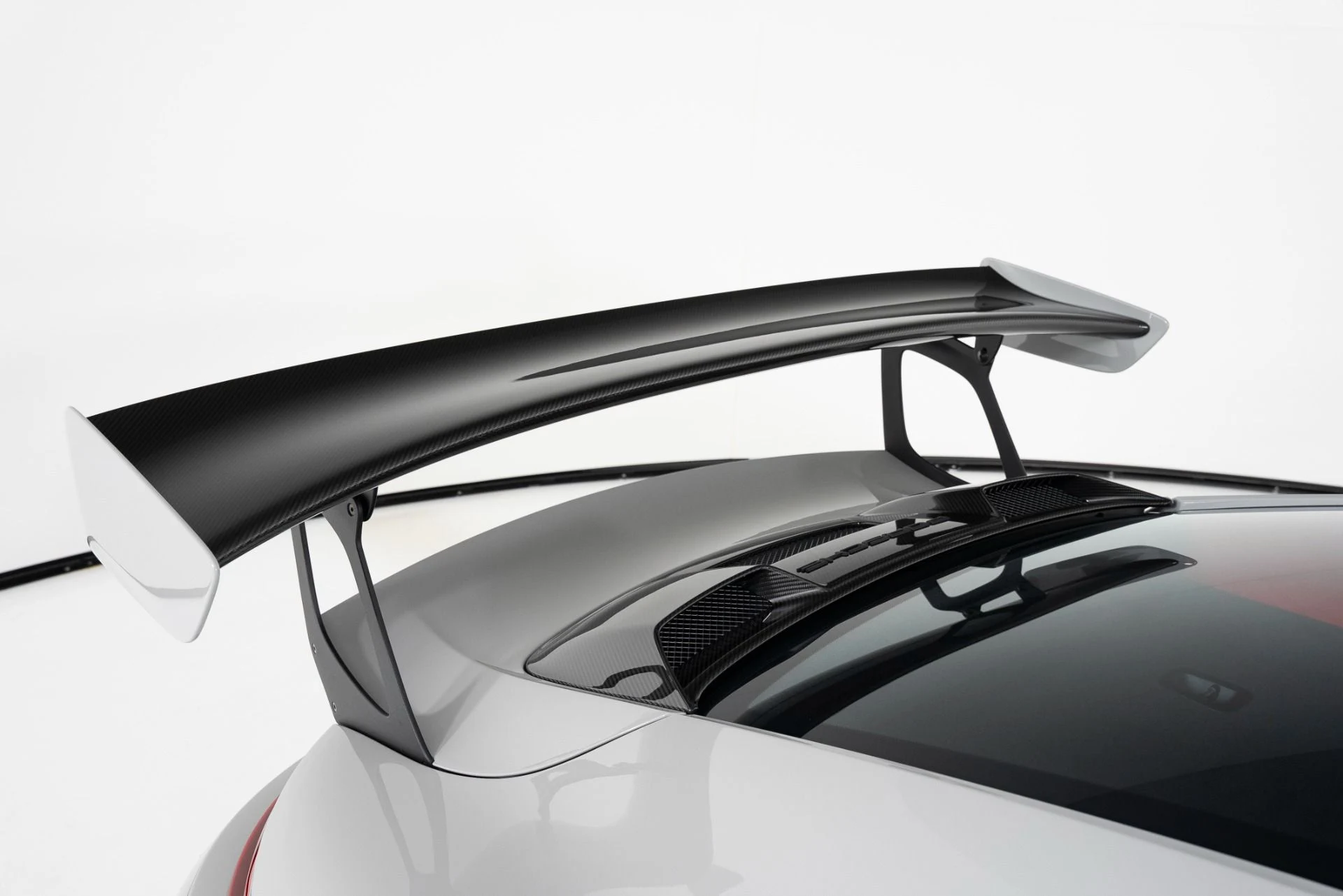 mph047_4141933160_Used_2018_Porsche_911_GT_2_RS_1756256413_8c5203a716