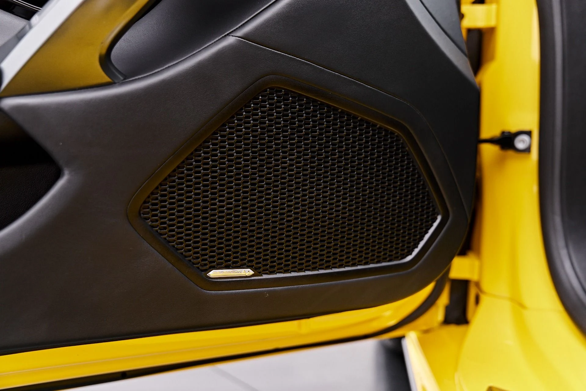 mph047_4154709545_Used_2022_Lamborghini_Huracan_EVO_Base_1787357878_348a74e855