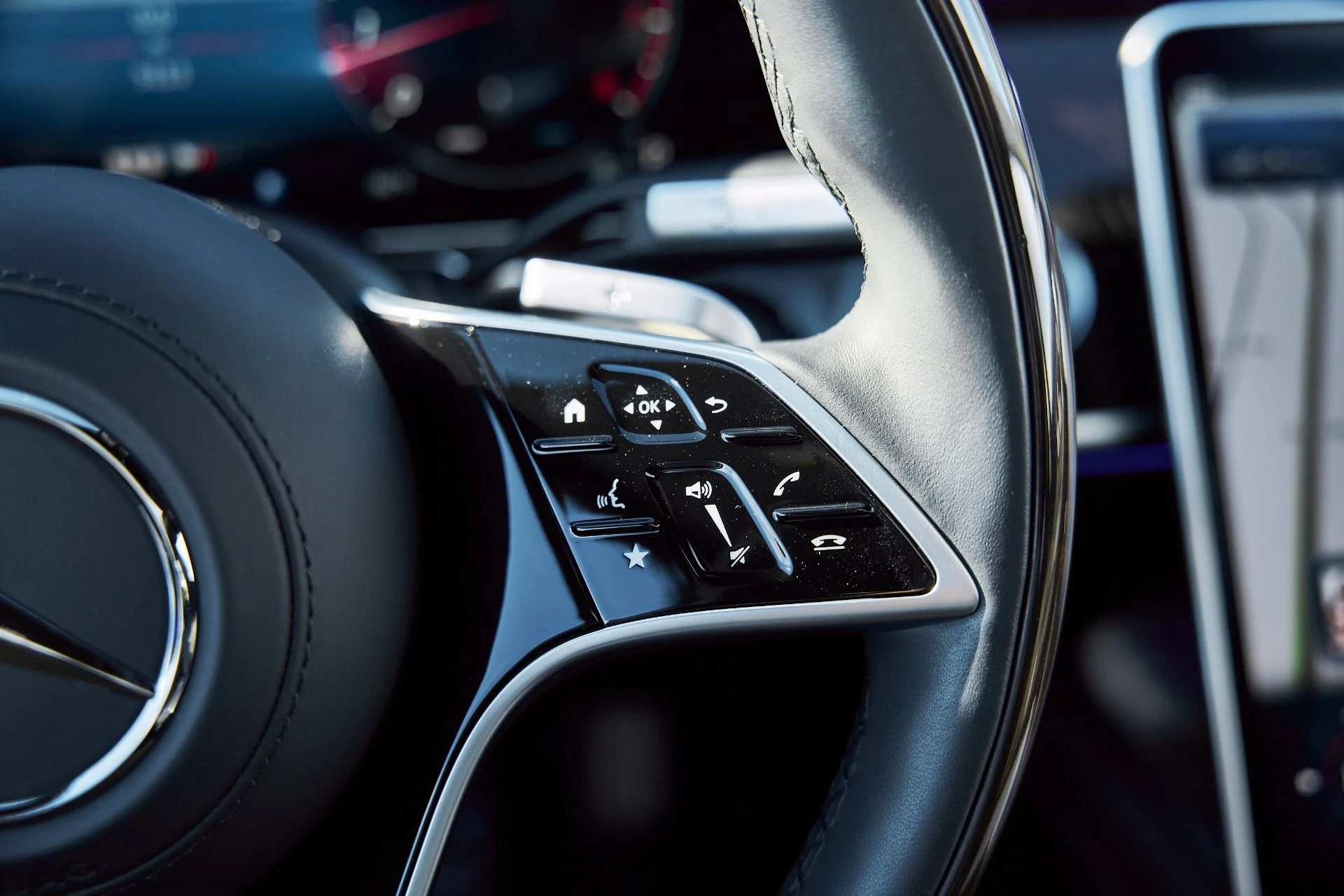 mph047_4180094860_Used_2025_Mercedes_Benz_S_Class_Maybach_S_580_1769305336_9a0ad057de