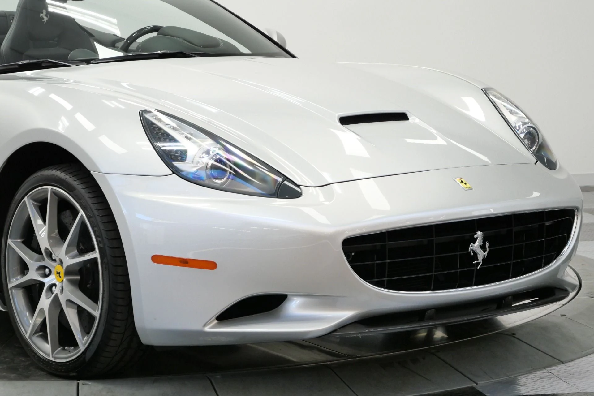 mph047_4201238752_Used_2011_Ferrari_California_Rare_Two_Tone_Paint_Rare_Carbon_Fiber_Bucket_Seats_Low_Miles_1788365594_712dd96d5c