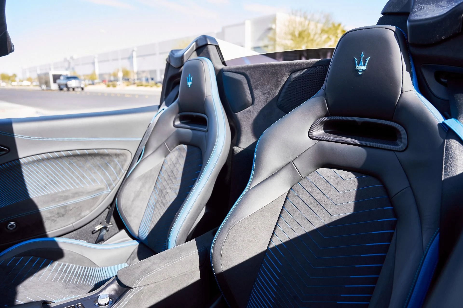 mph047_4203616401_Used_2023_Maserati_MC_20_1769481252_38bc3740ab