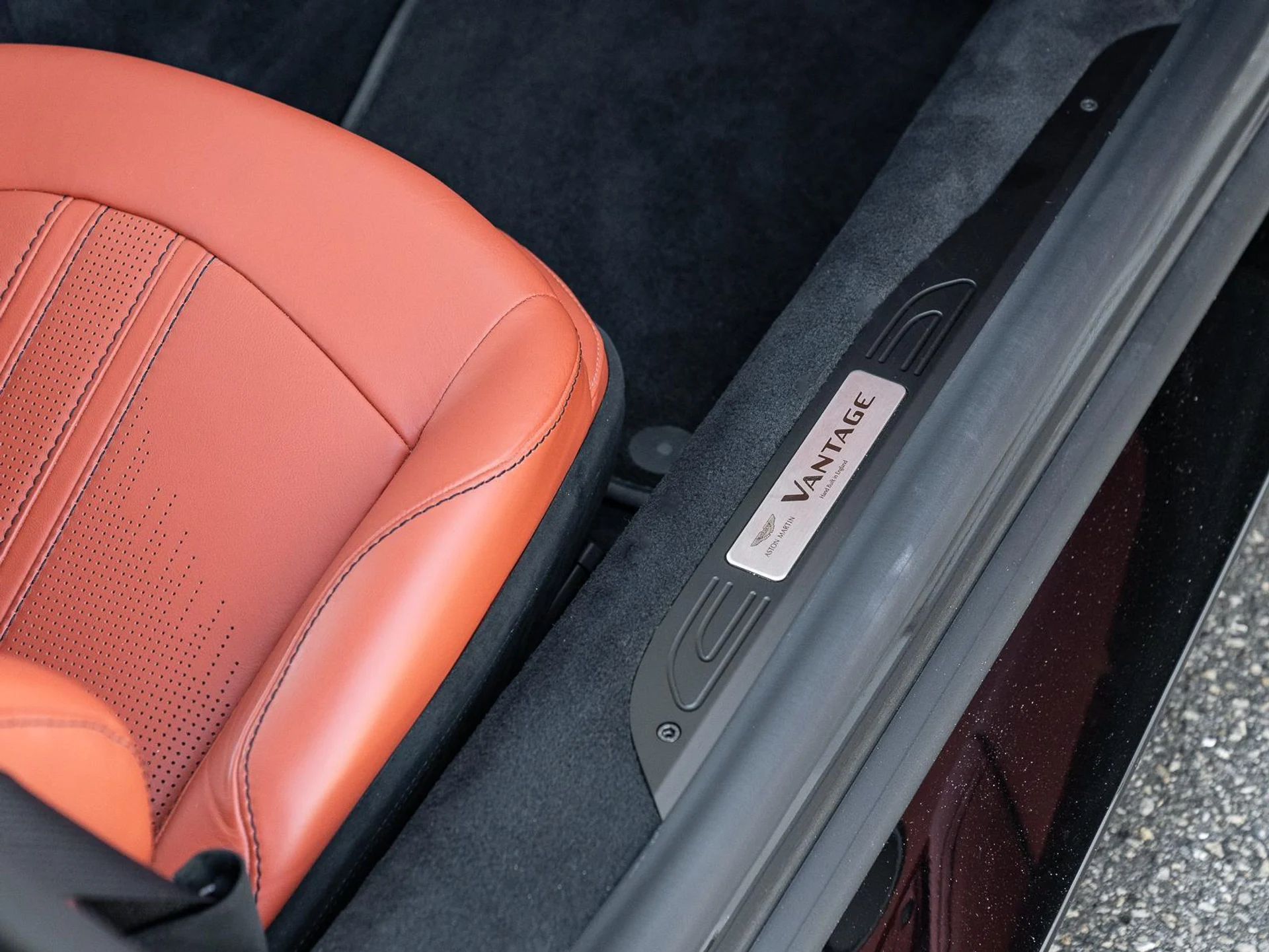mph047_4204452865_Used_2021_Aston_Martin_Vantage_Coupe_Automatic_1771064406_4b228e97f4