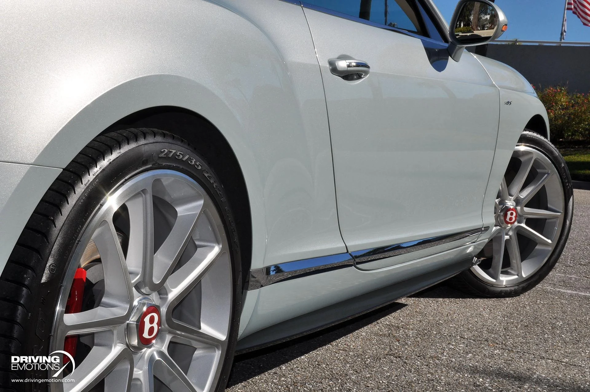 mph047_4209468139_886_p48_l_8cb32e290e