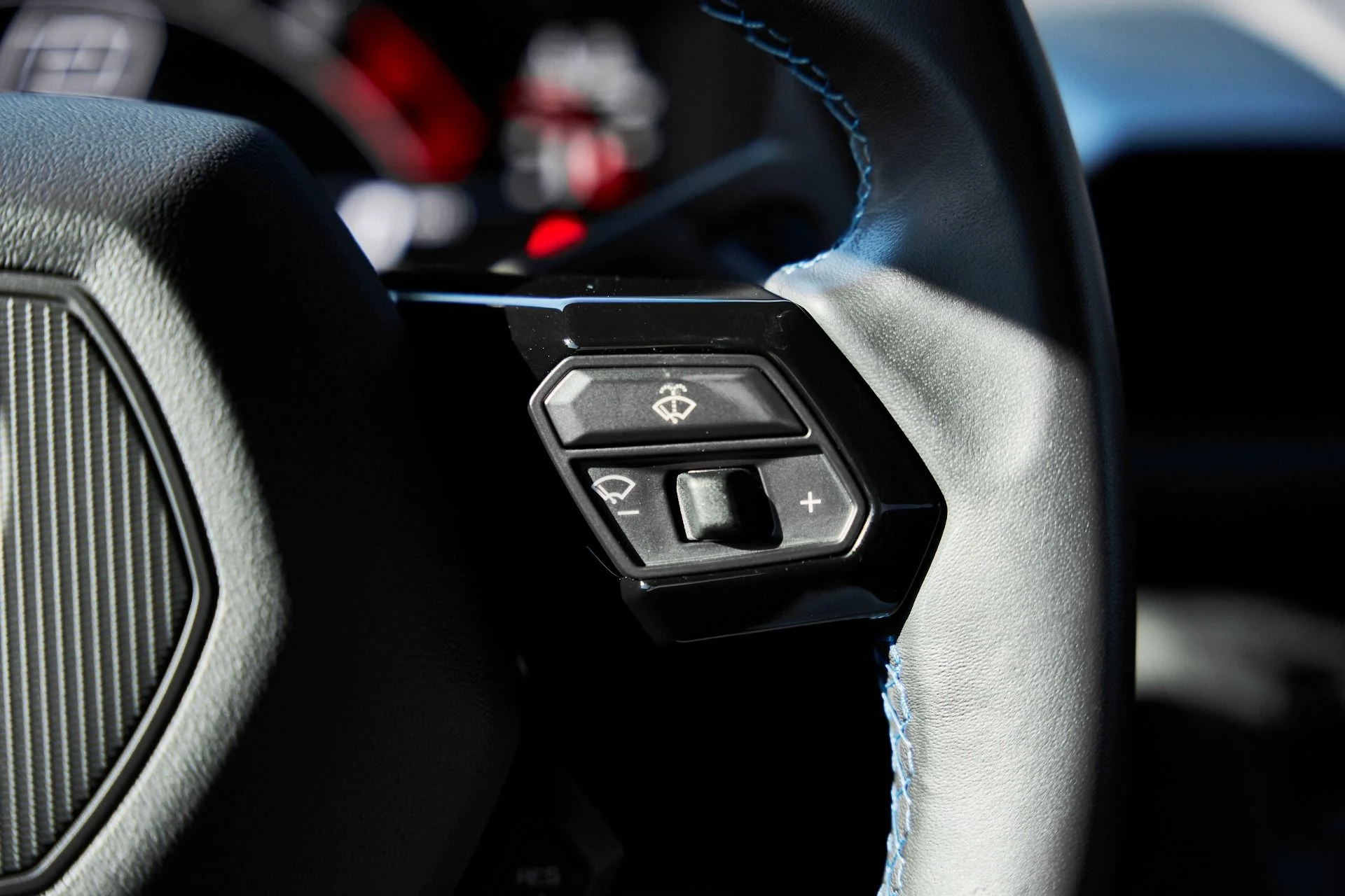 mph047_4231685443_Used_2023_Lamborghini_Huracan_Tecnica_Base_1766024644_e291f48610