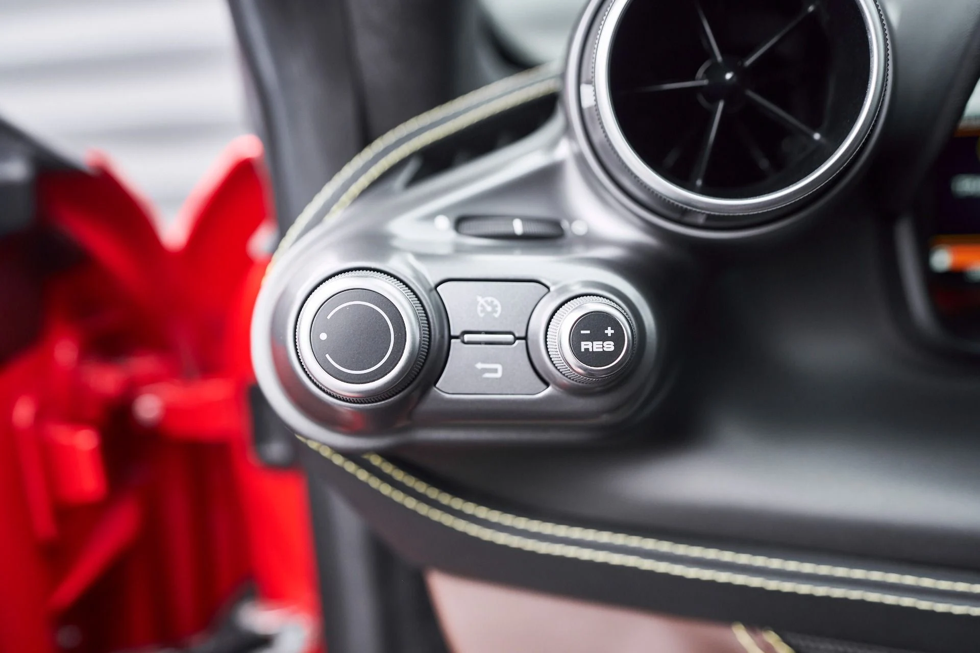 mph047_427024255_Used_2020_Ferrari_F8_Tributo_Base_1761597676_eef9e0c094