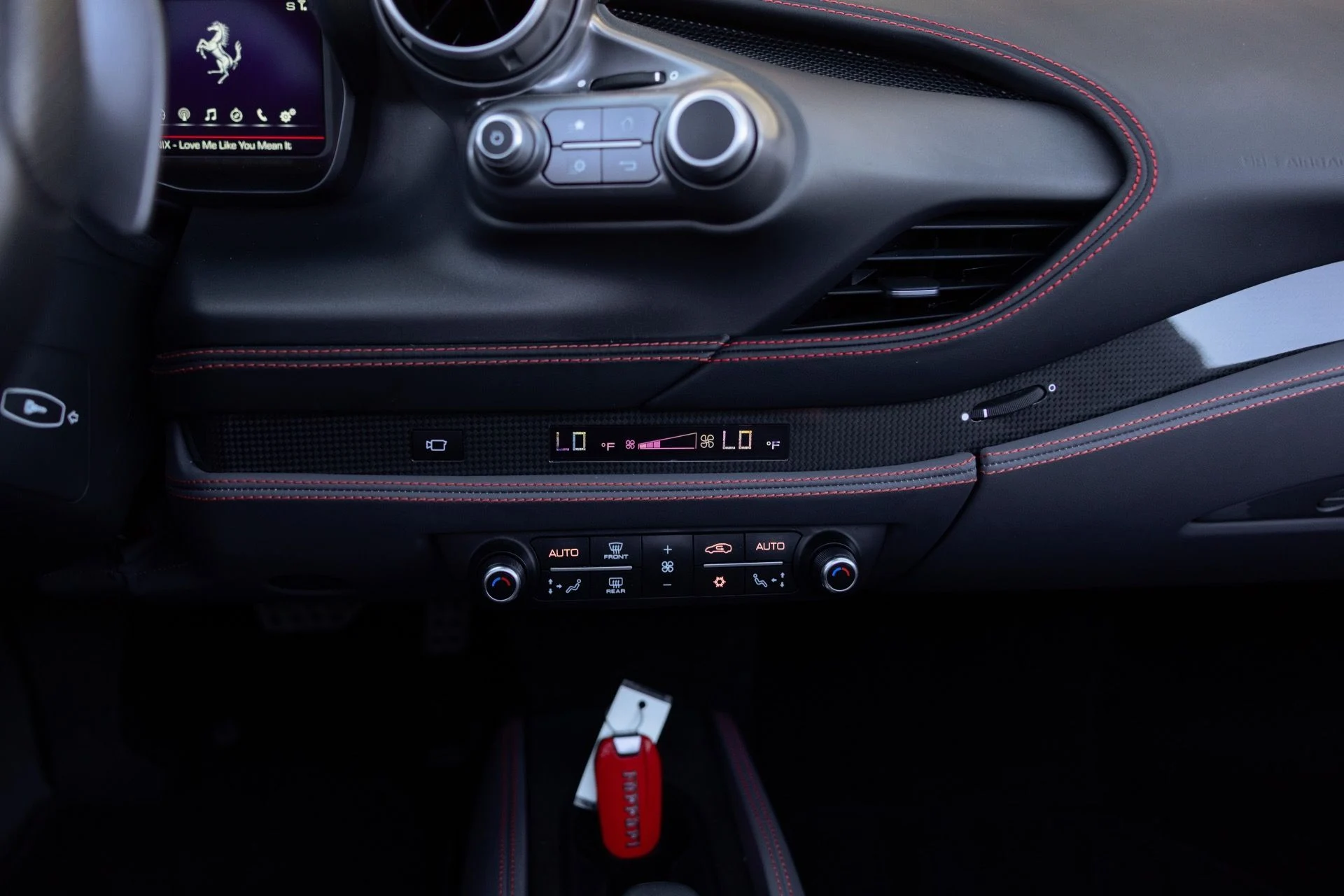mph047_4274814980_Used_2022_Ferrari_F8_Spider_1790977692_894c07f5de