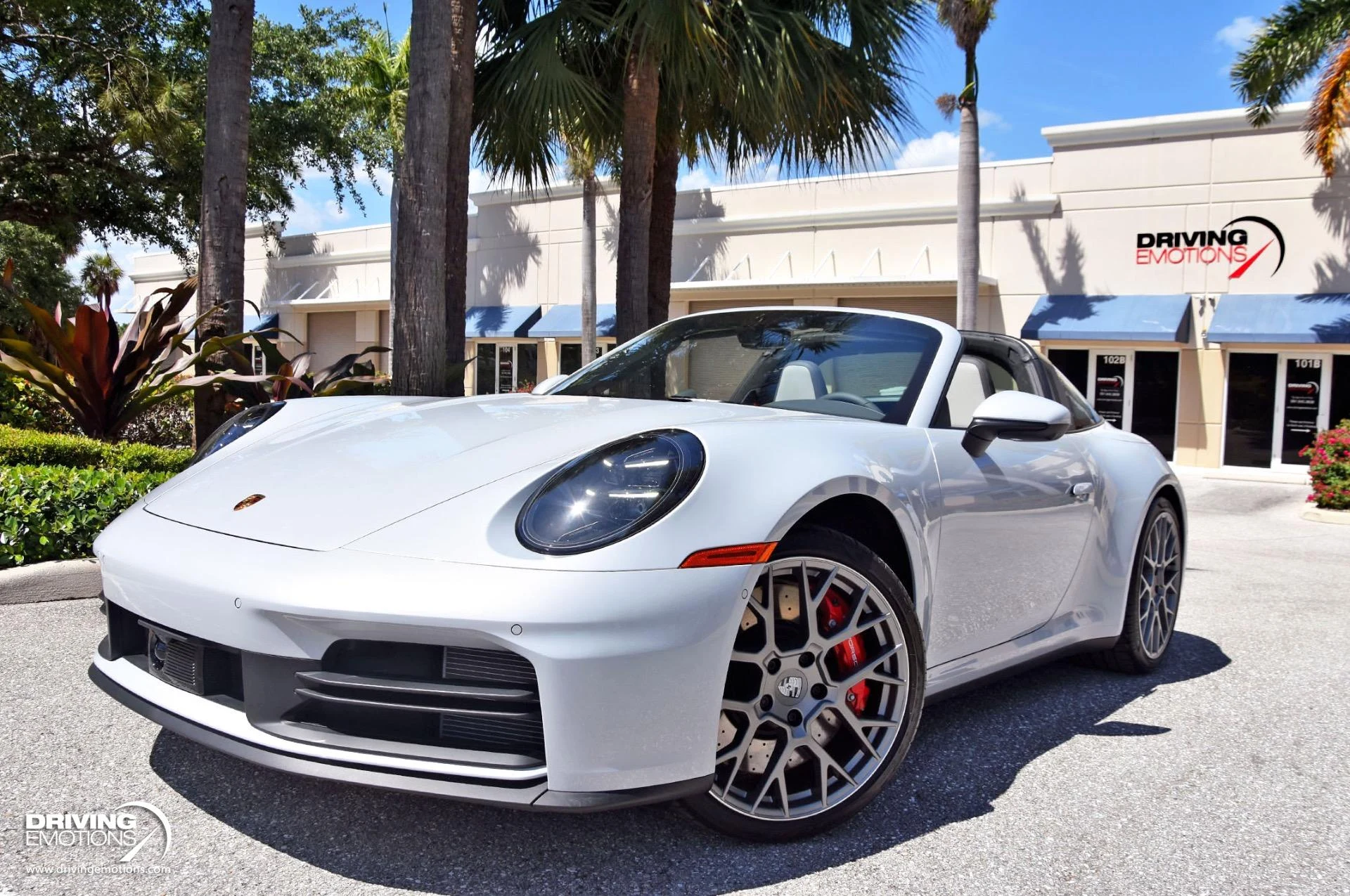 mph047_444100200_898_p48_l_0bd3920966